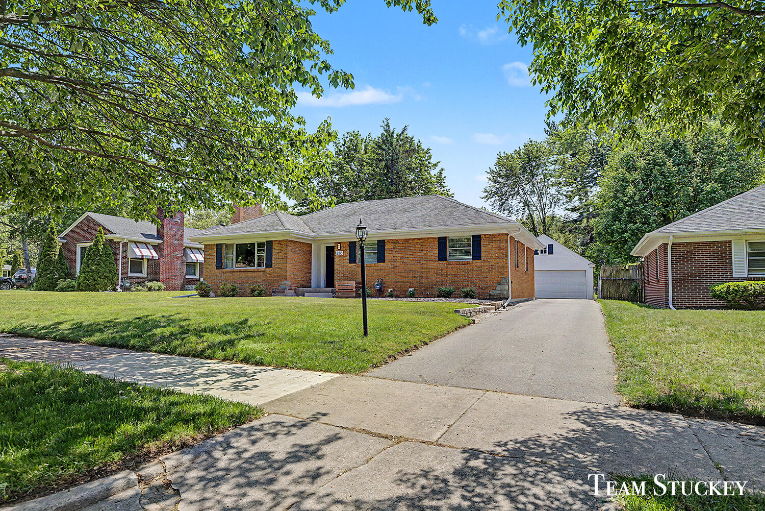 216 Boltwood Drive NE Grand Rapids MI 49505