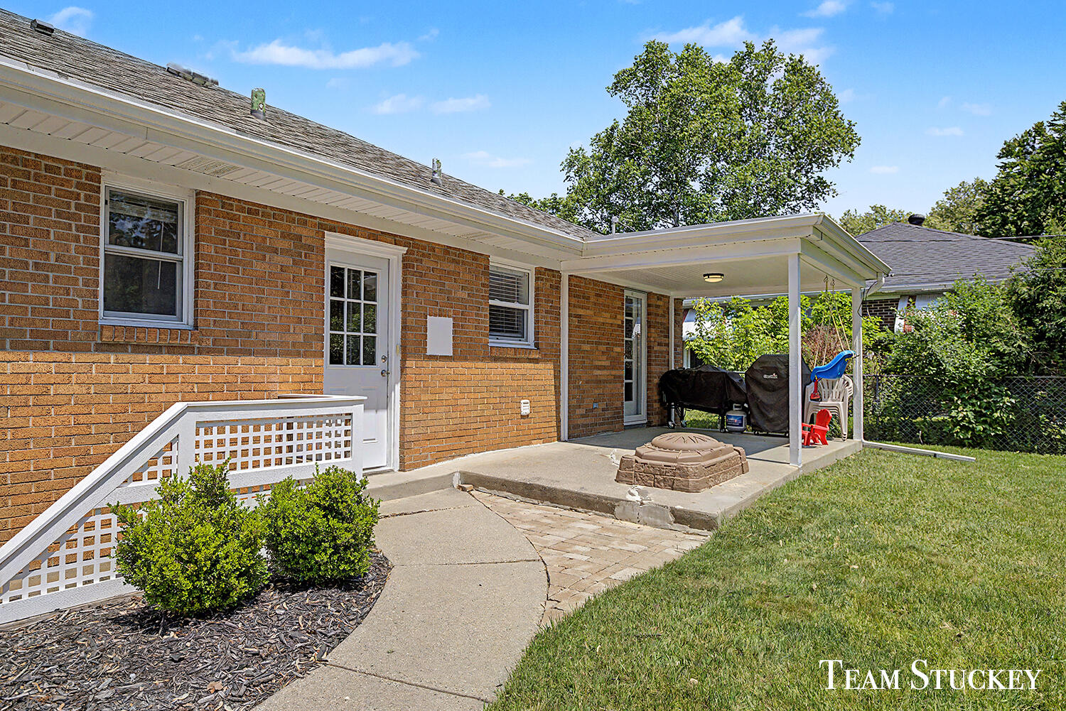 216 Boltwood Drive NE Grand Rapids MI 49505