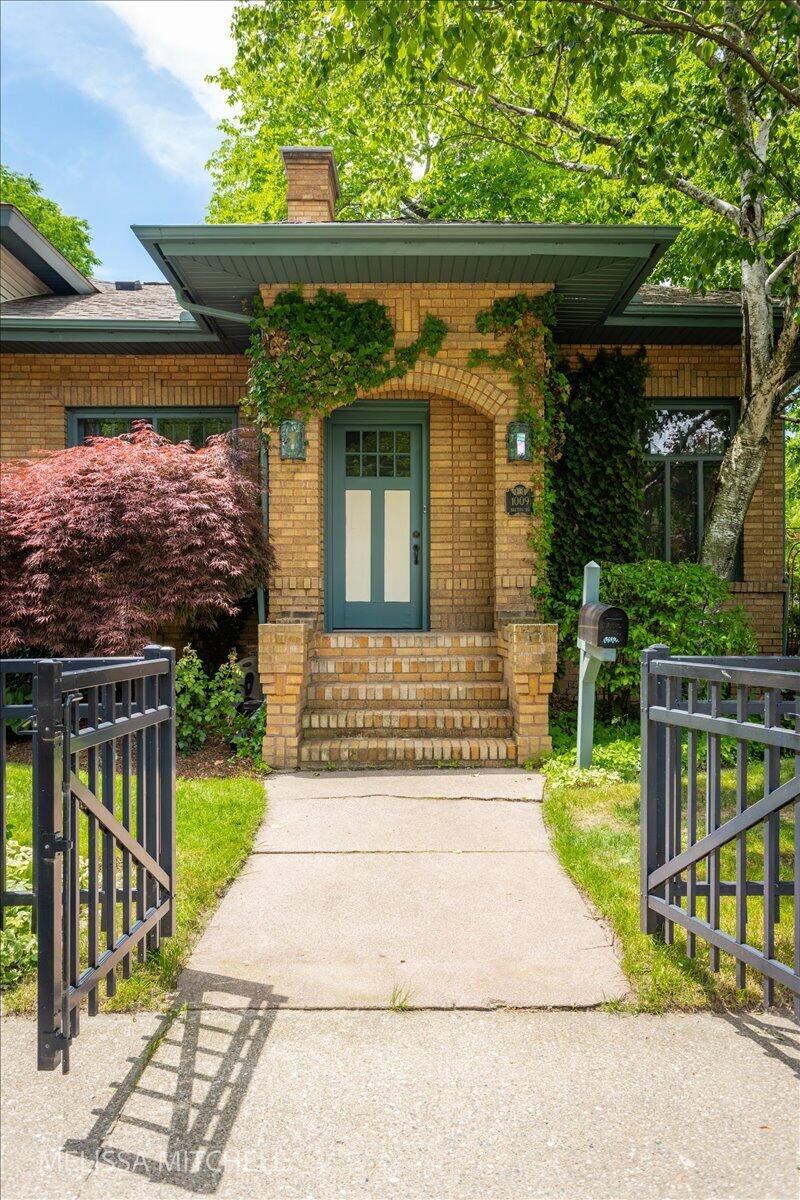 1009 Breton Road SE East Grand Rapids MI 49506