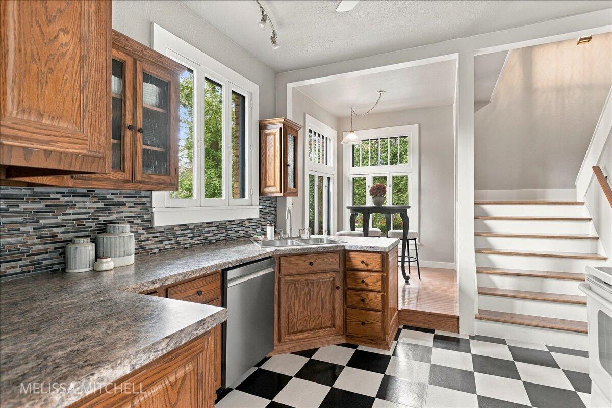 1009 Breton Road SE East Grand Rapids MI 49506