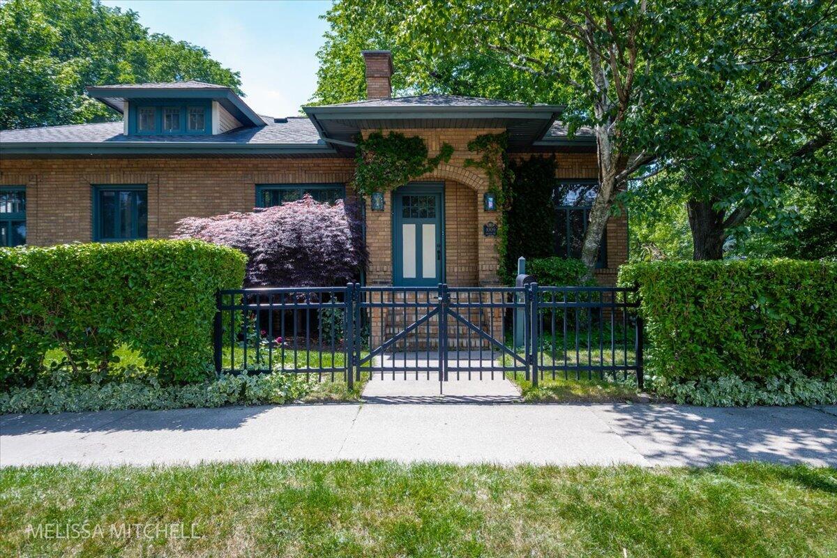1009 Breton Road SE East Grand Rapids MI 49506
