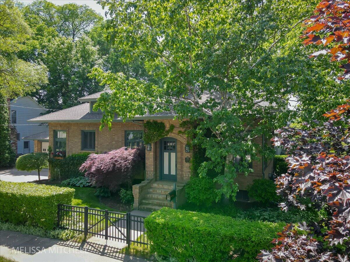 1009 Breton Road SE East Grand Rapids MI 49506