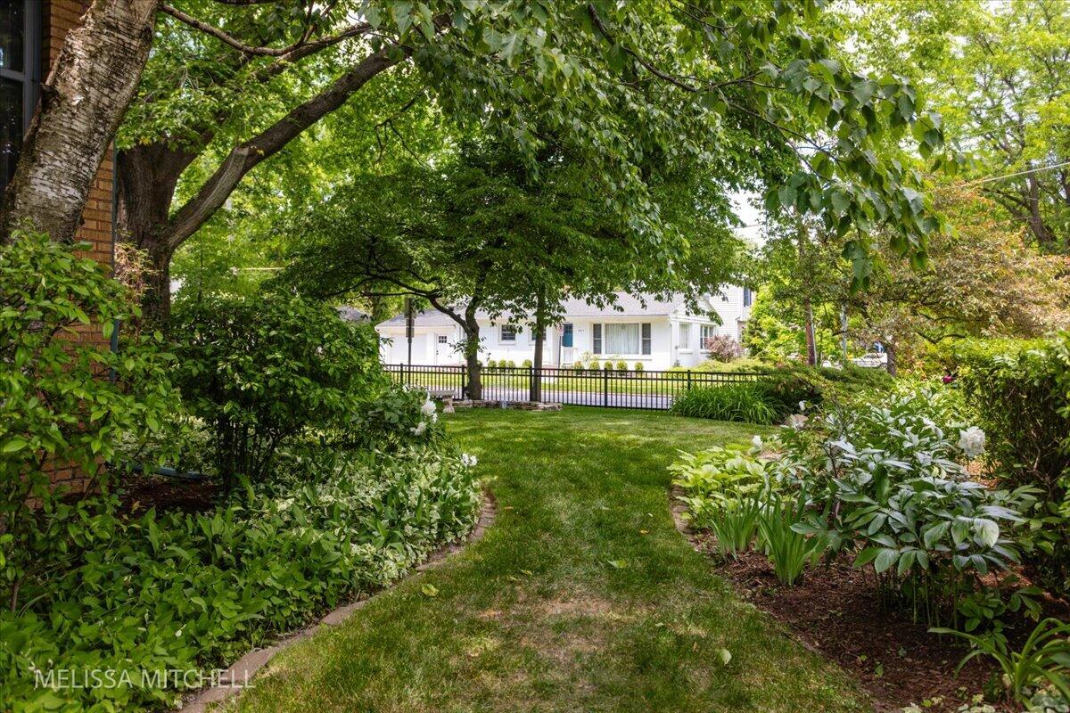 1009 Breton Road SE East Grand Rapids MI 49506