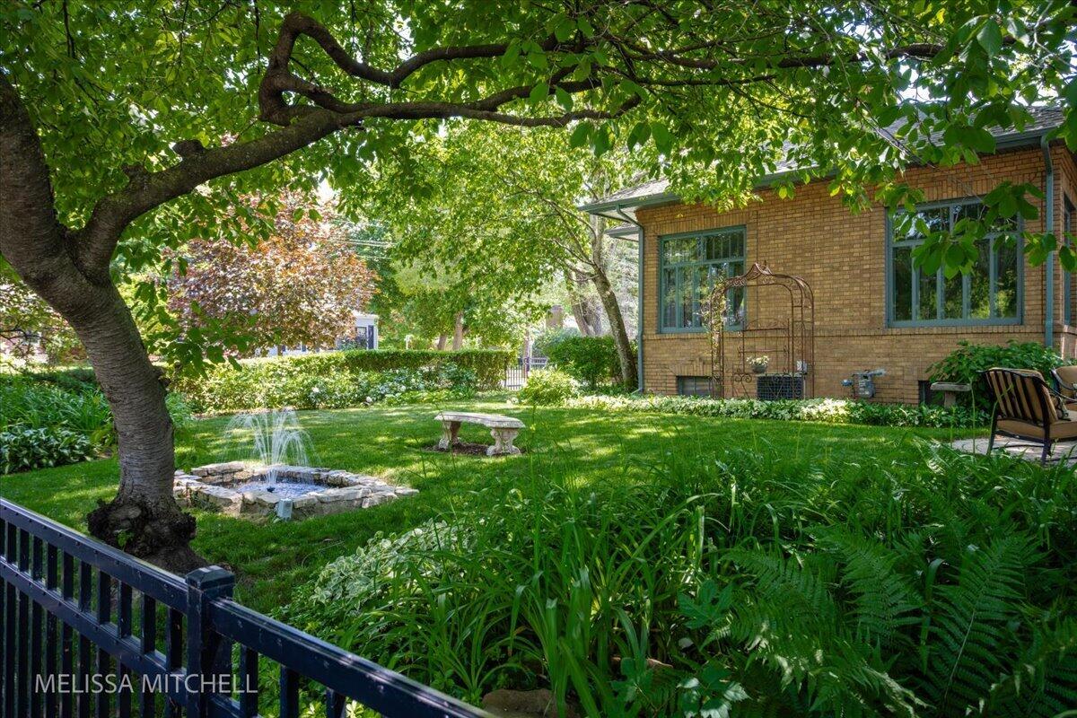 1009 Breton Road SE East Grand Rapids MI 49506