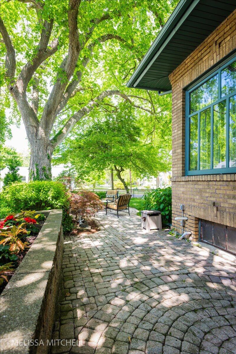 1009 Breton Road SE East Grand Rapids MI 49506
