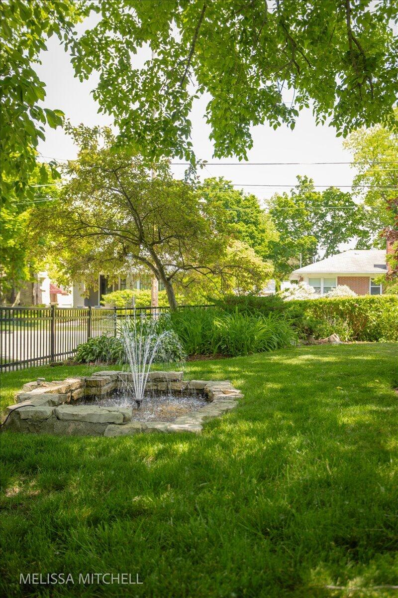 1009 Breton Road SE East Grand Rapids MI 49506