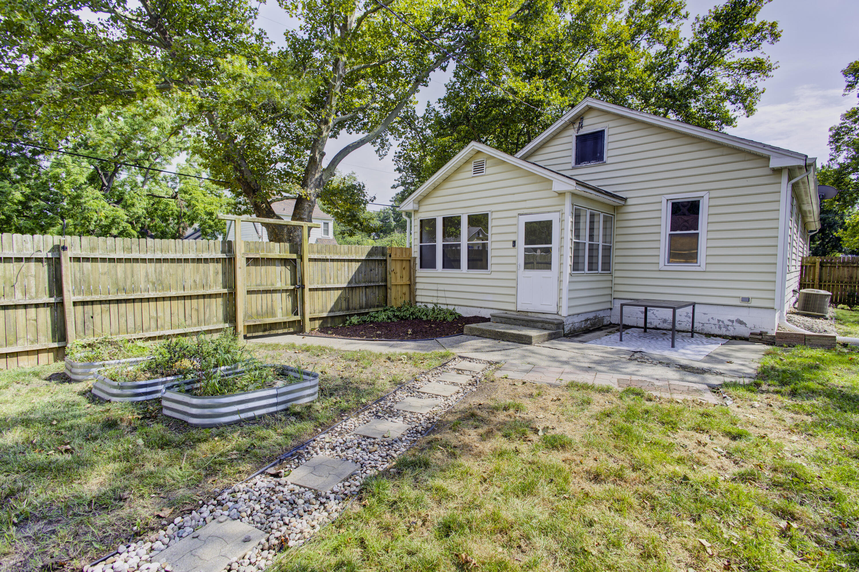 2504 Logan Avenue Kalamazoo MI 49008