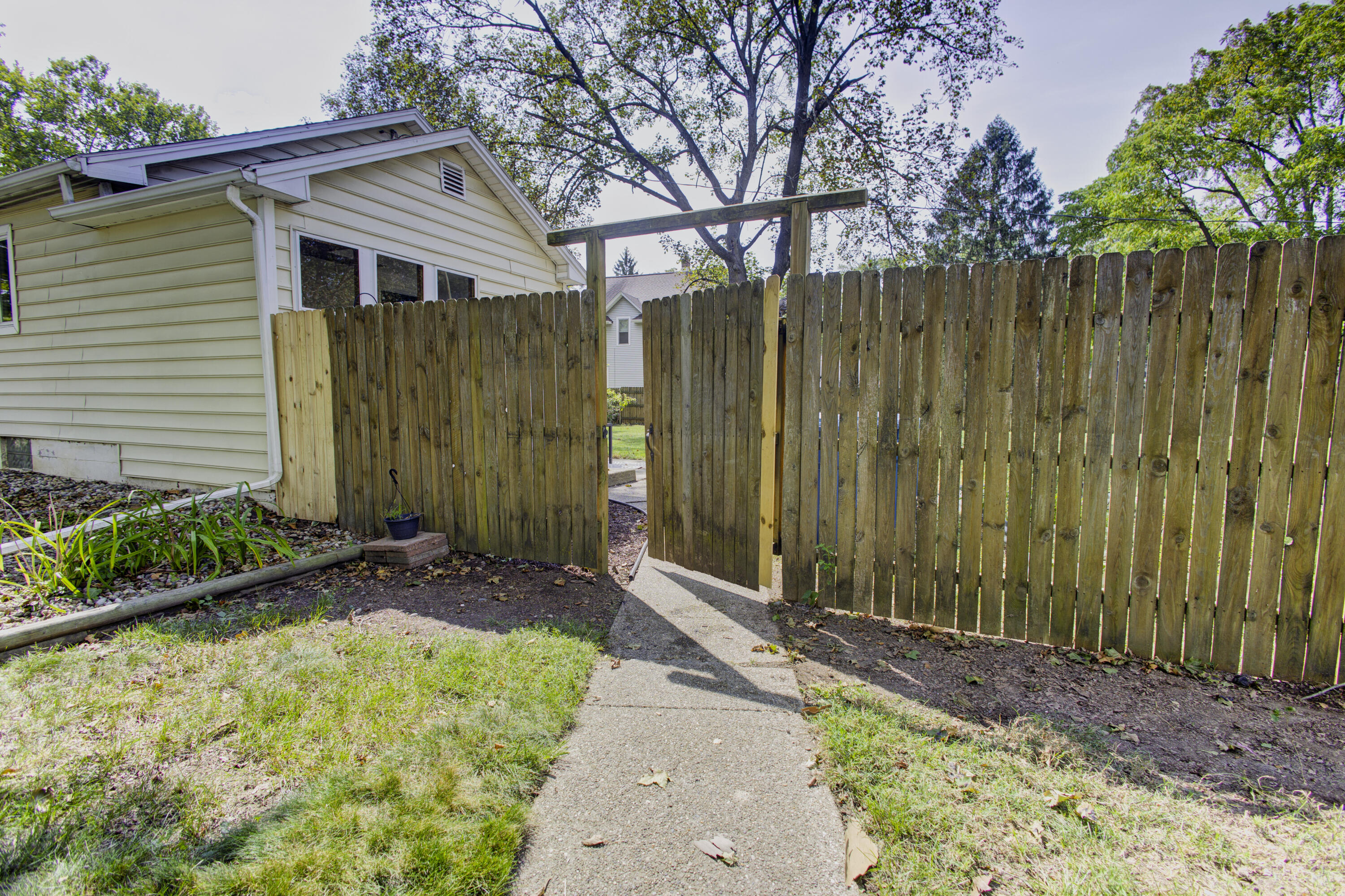 2504 Logan Avenue Kalamazoo MI 49008