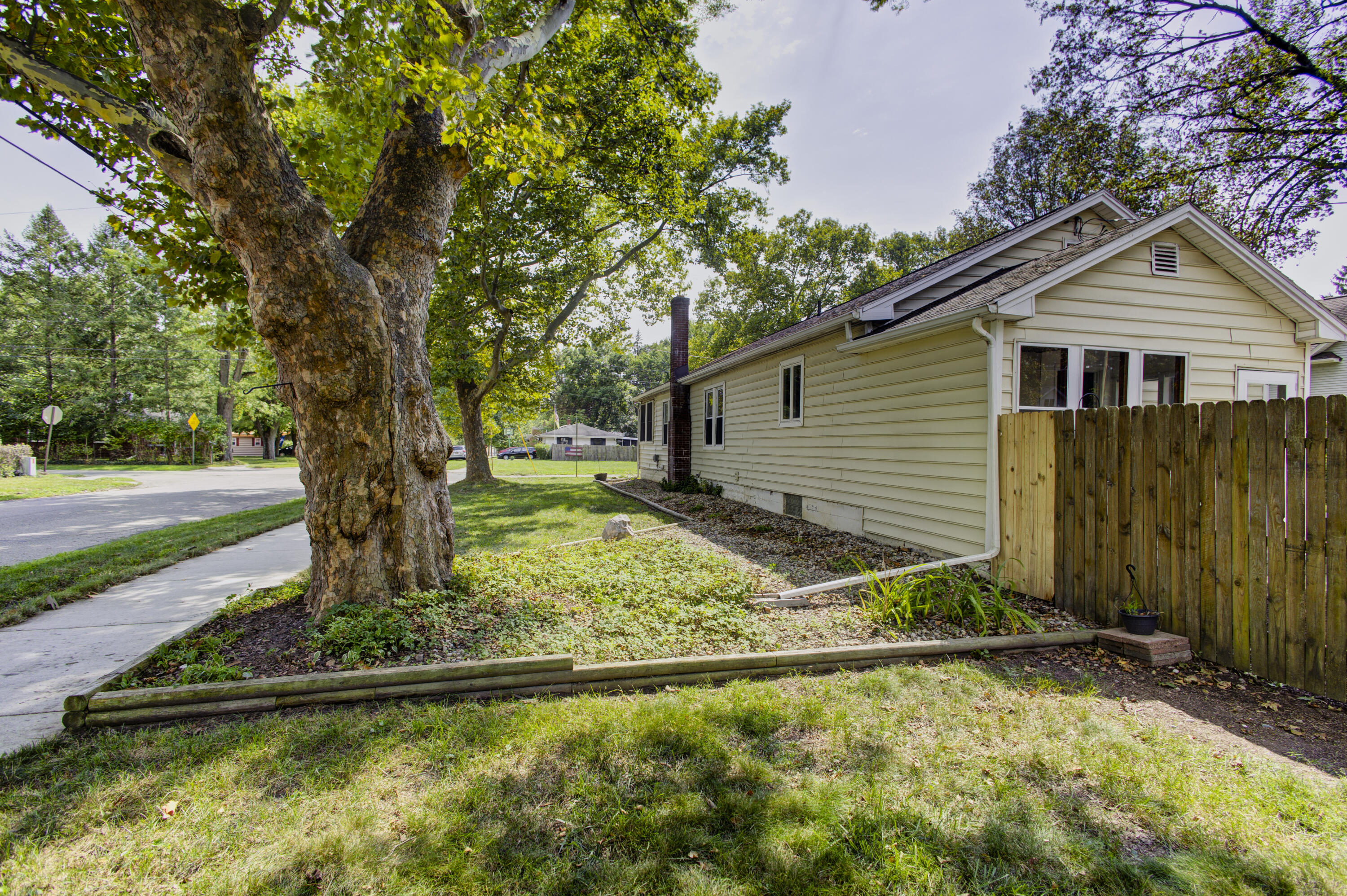 2504 Logan Avenue Kalamazoo MI 49008