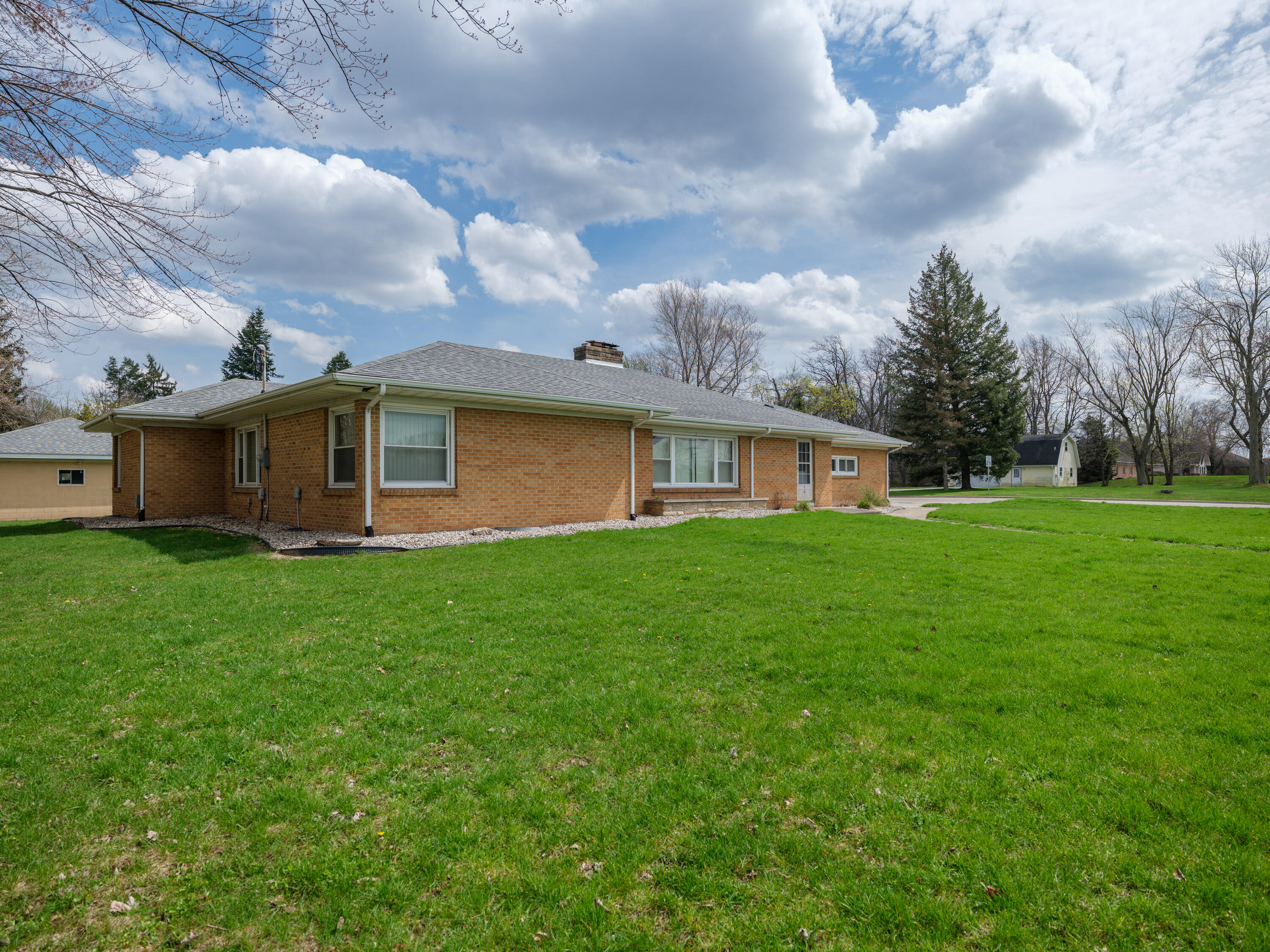 141 S Drake Road Kalamazoo MI 49009
