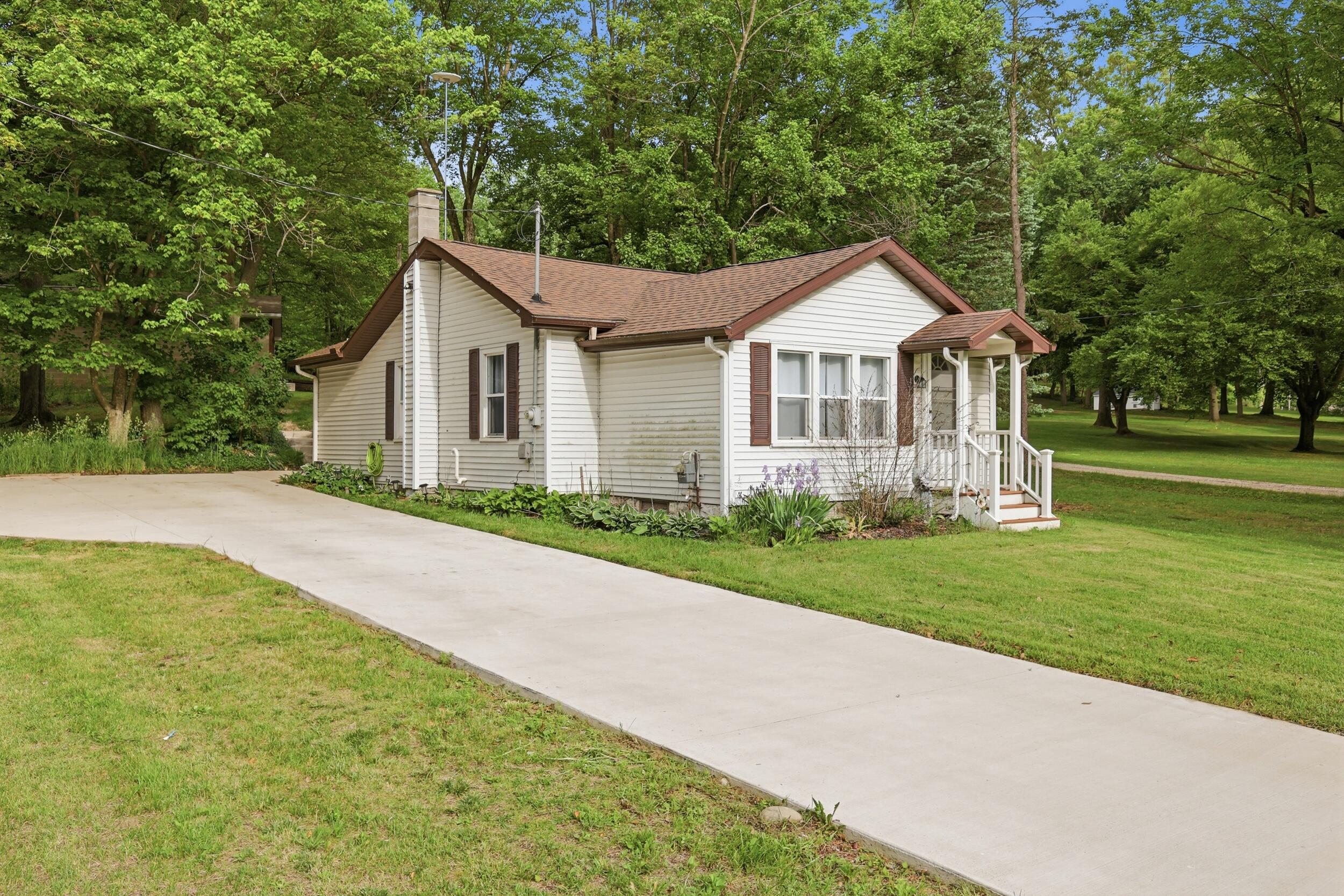 8580 N Riverview Drive Kalamazoo MI 49004