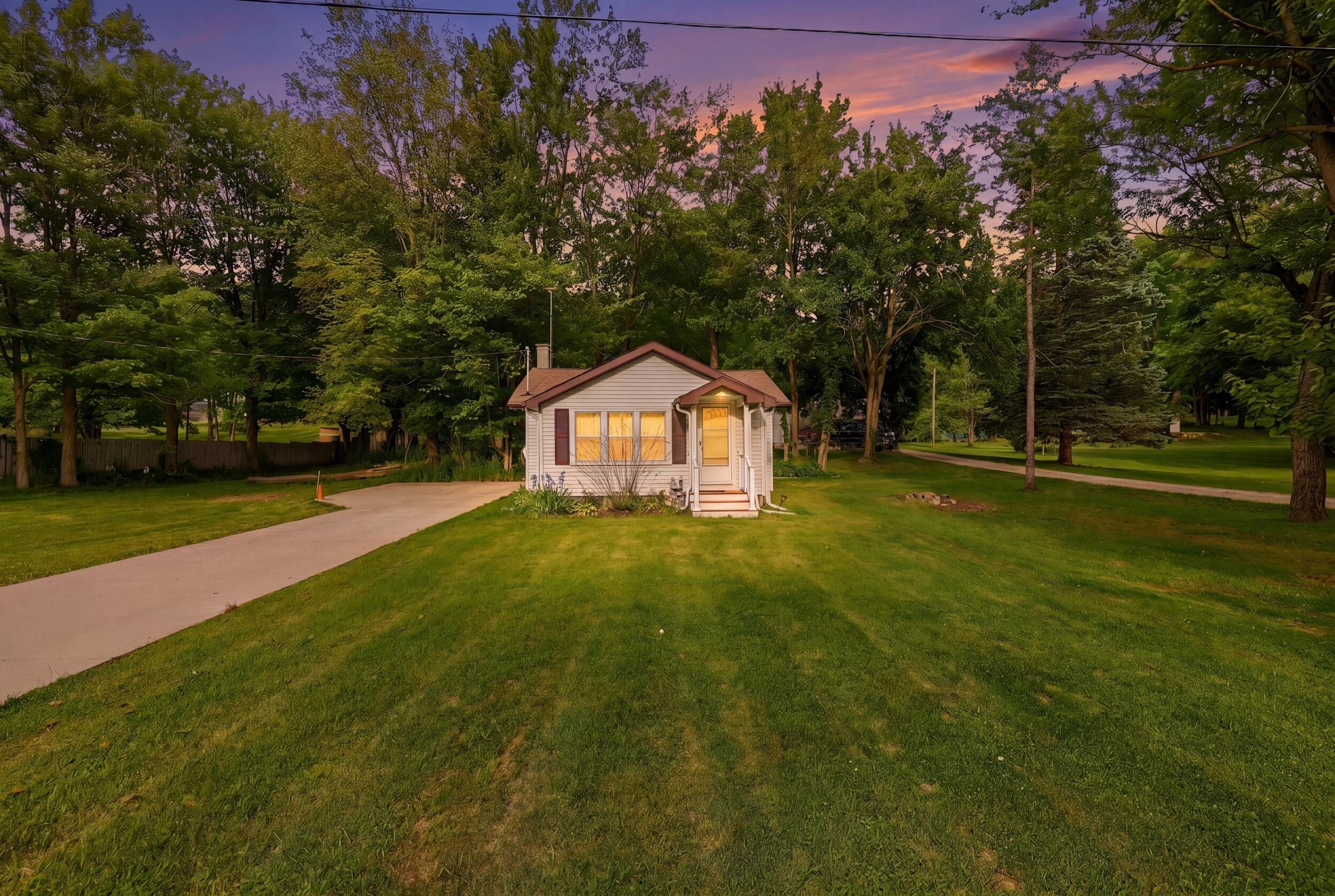 8580 N Riverview Drive Kalamazoo MI 49004