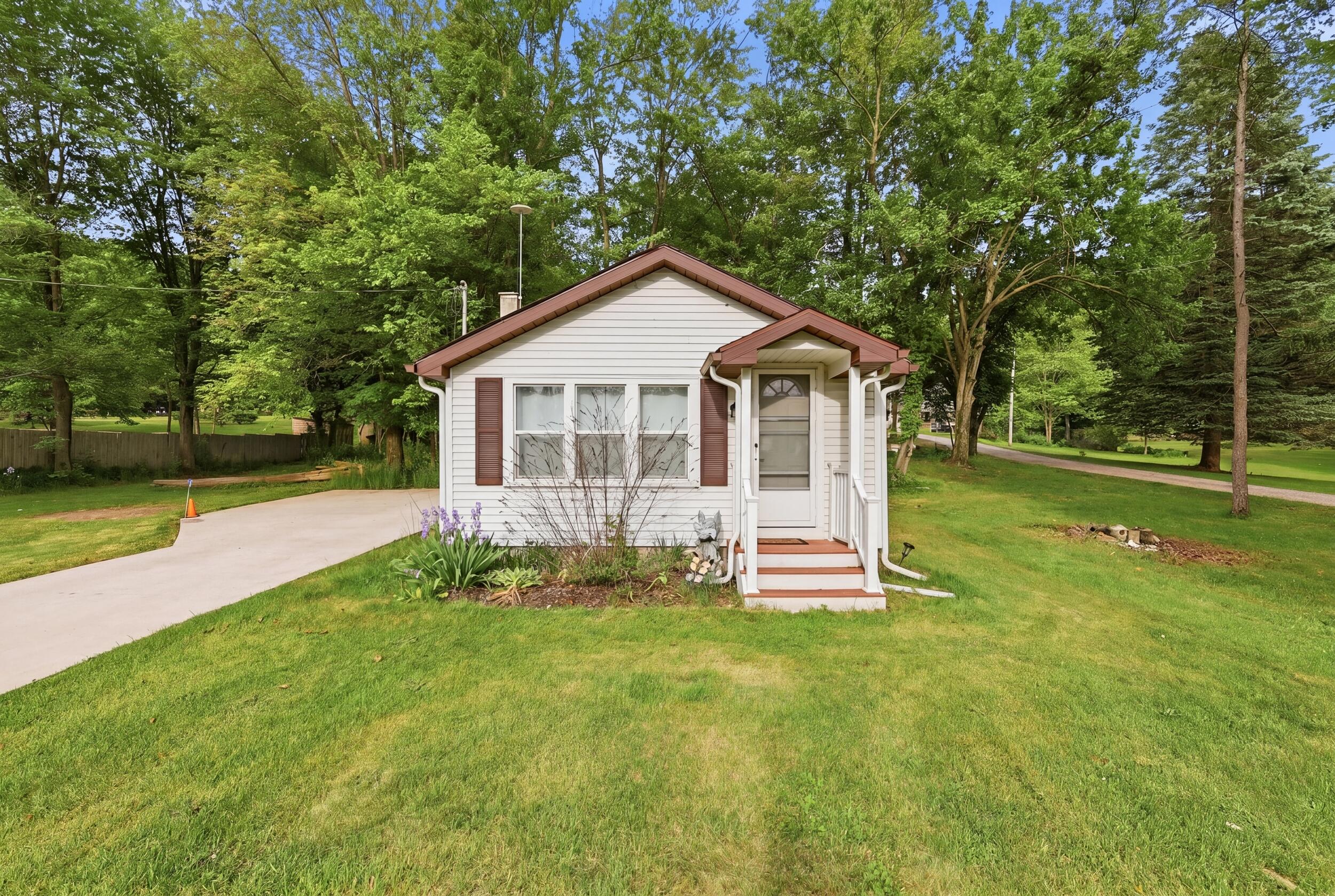 8580 N Riverview Drive Kalamazoo MI 49004