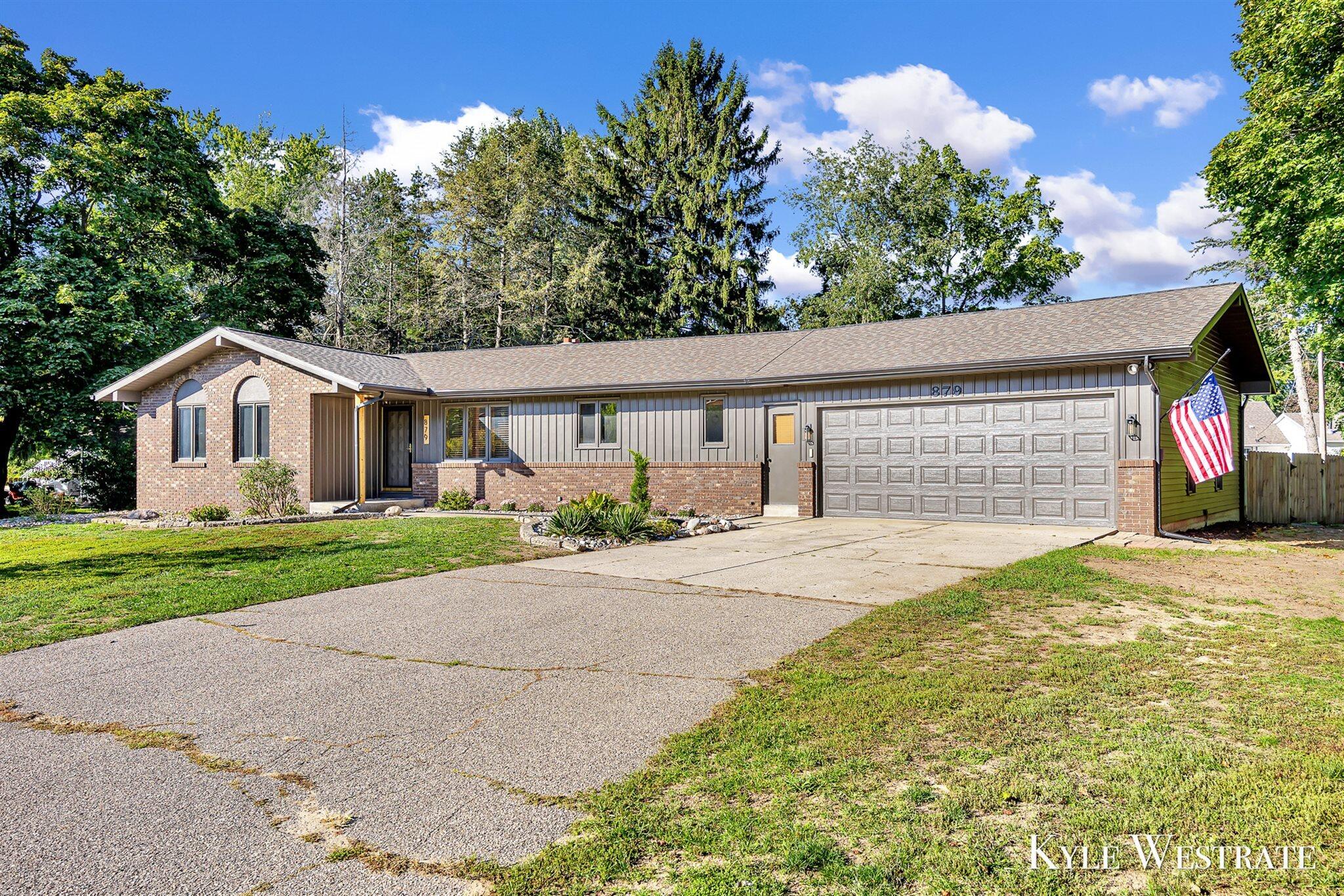 879 W 26th Street Holland MI 49423