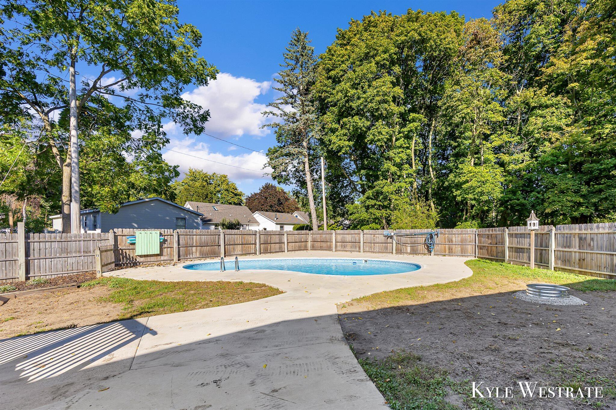 879 W 26th Street Holland MI 49423