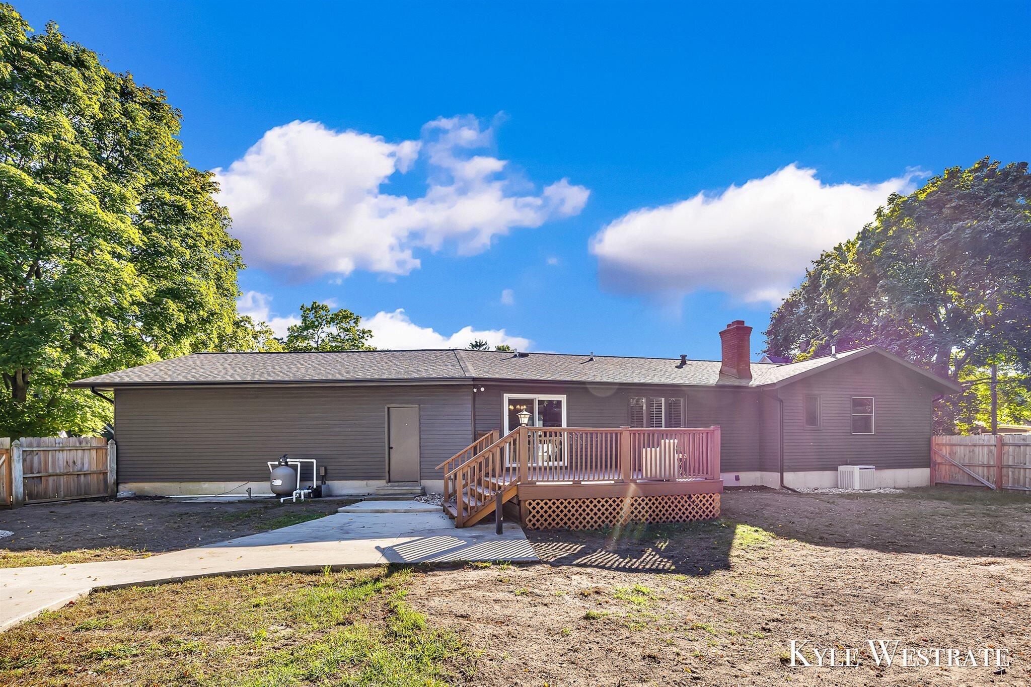 879 W 26th Street Holland MI 49423