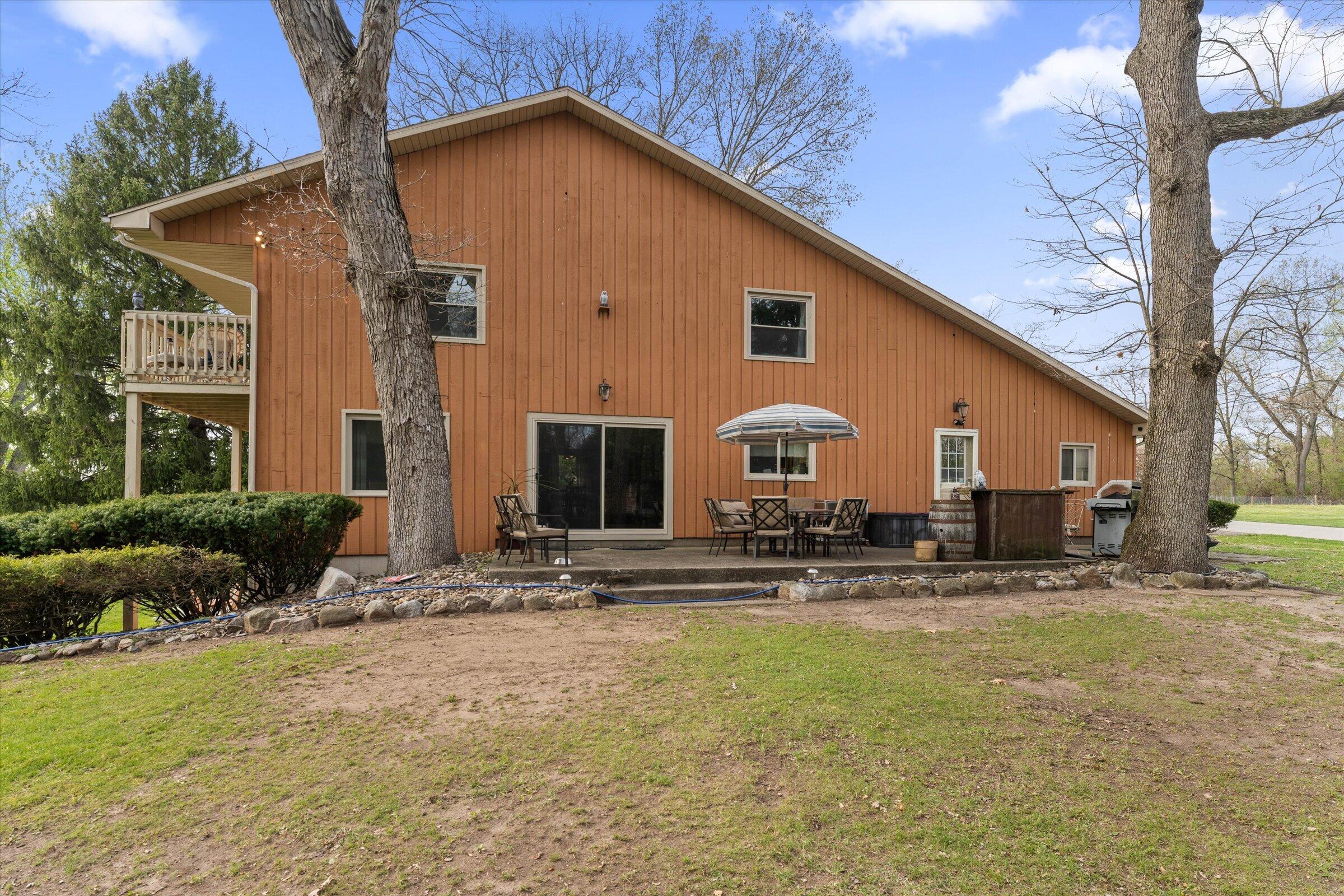 70328 Lakeview Drive Edwardsburg MI 49112