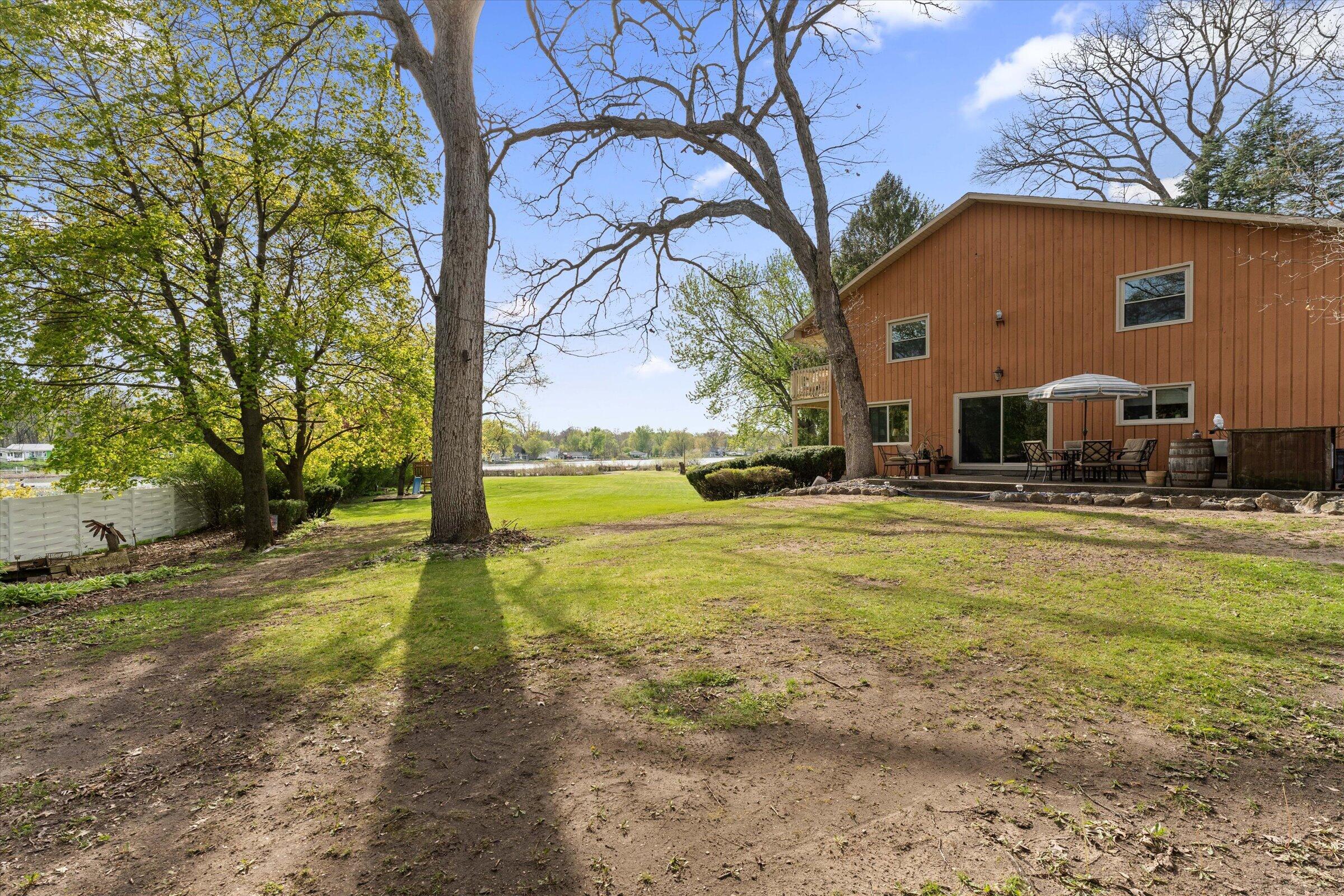 70328 Lakeview Drive Edwardsburg MI 49112