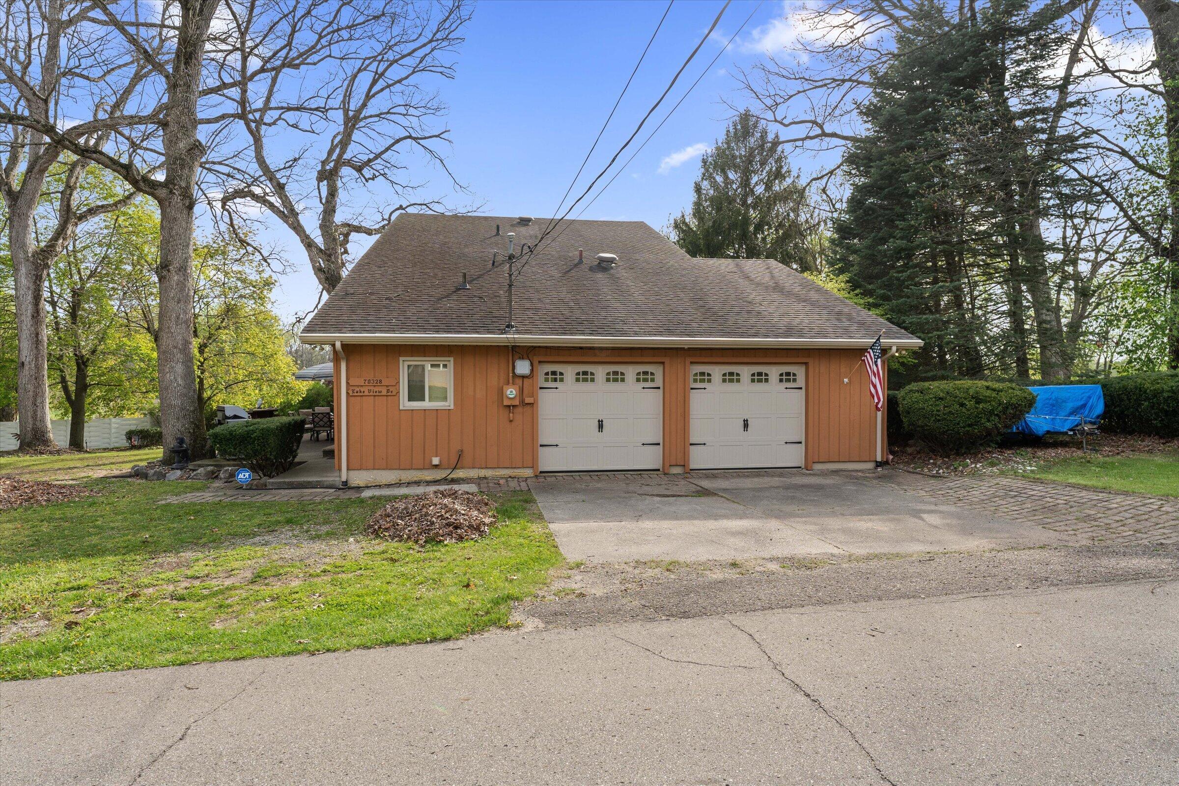 70328 Lakeview Drive Edwardsburg MI 49112