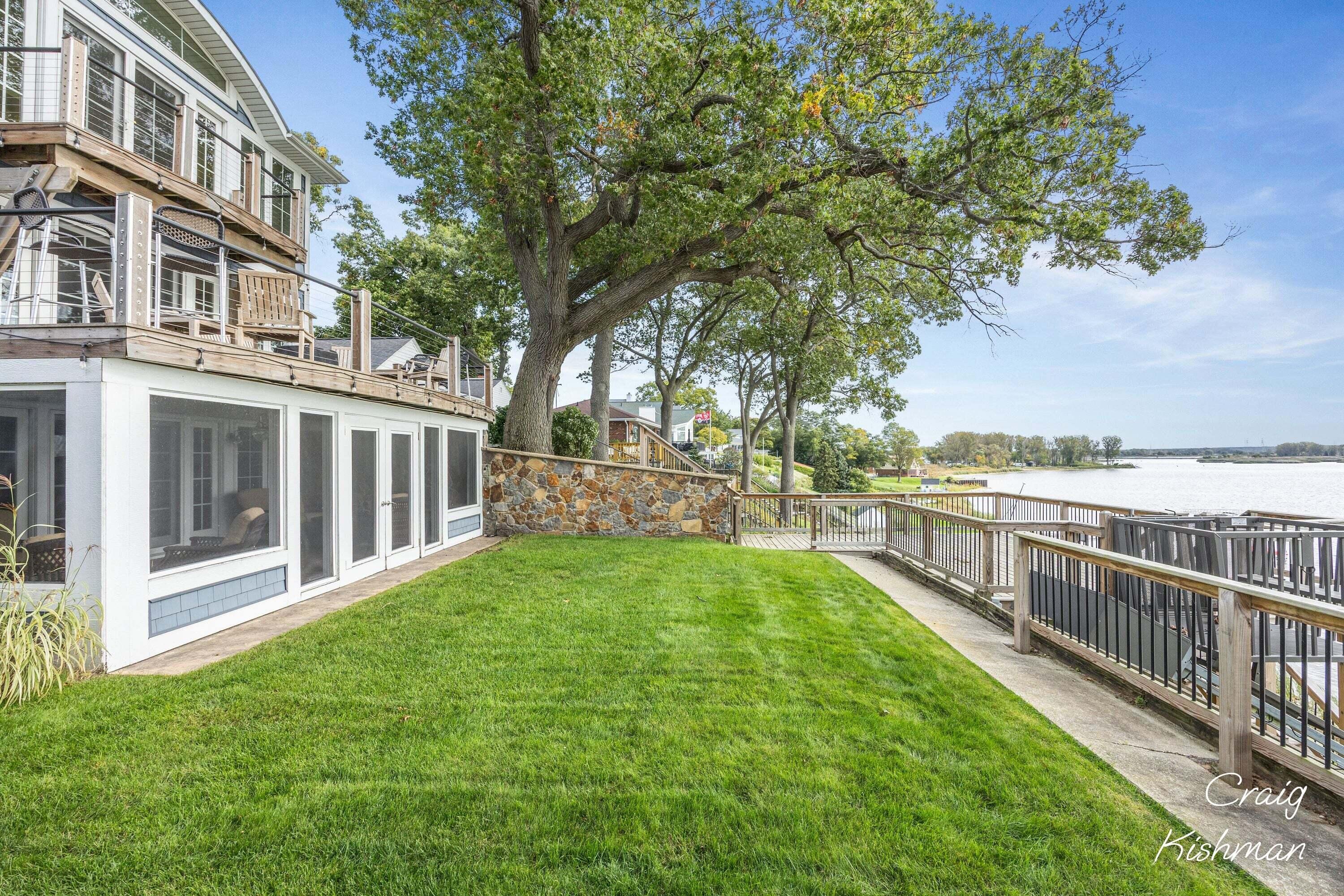1649 Ruddiman Drive Muskegon MI 49445