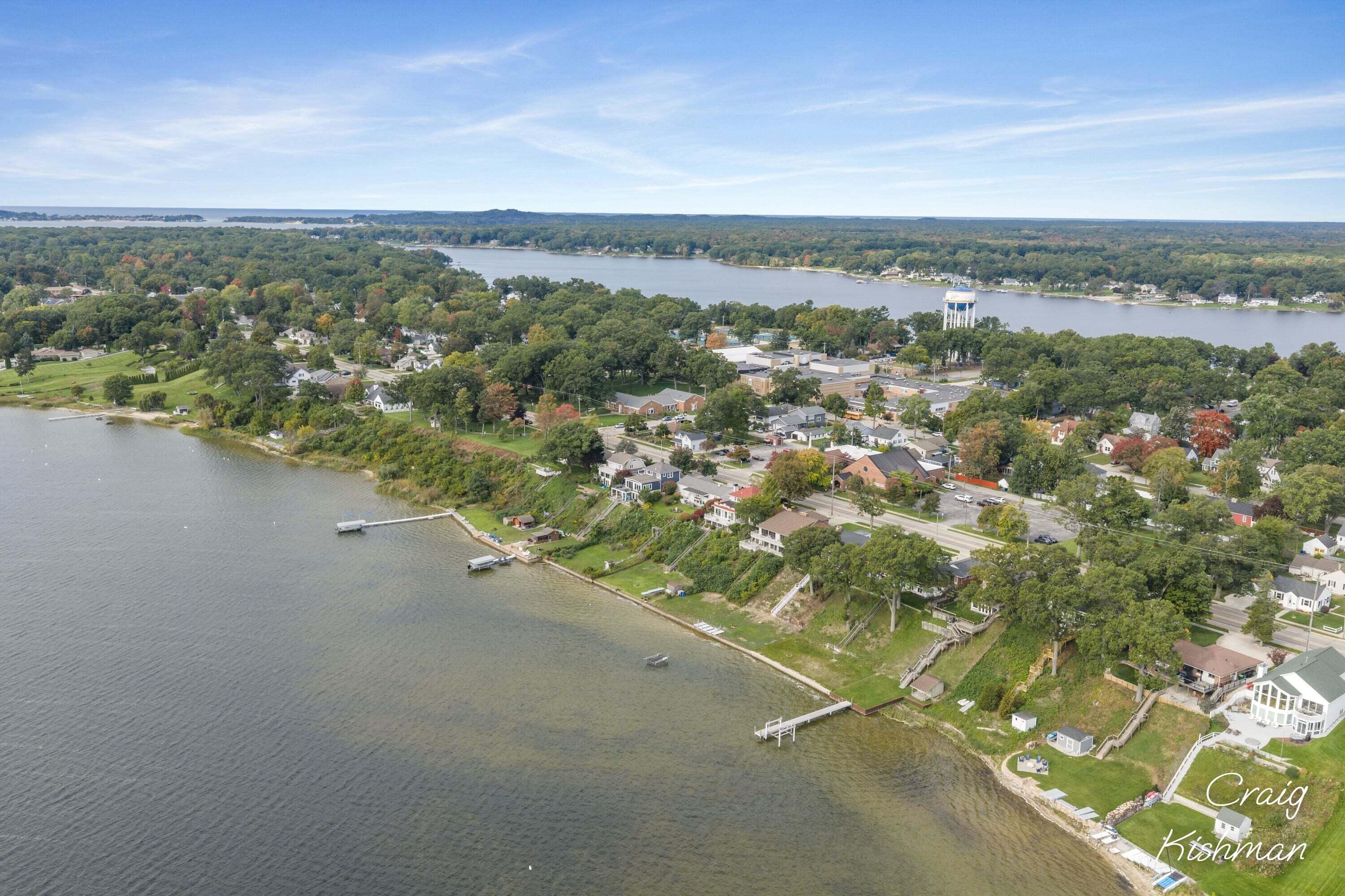 1649 Ruddiman Drive Muskegon MI 49445