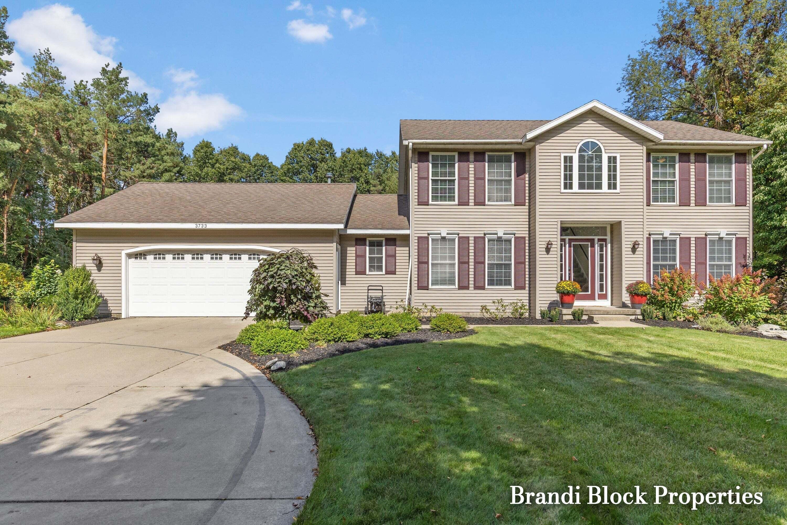 3733 Webber Pines Drive NE Grand Rapids MI 49525