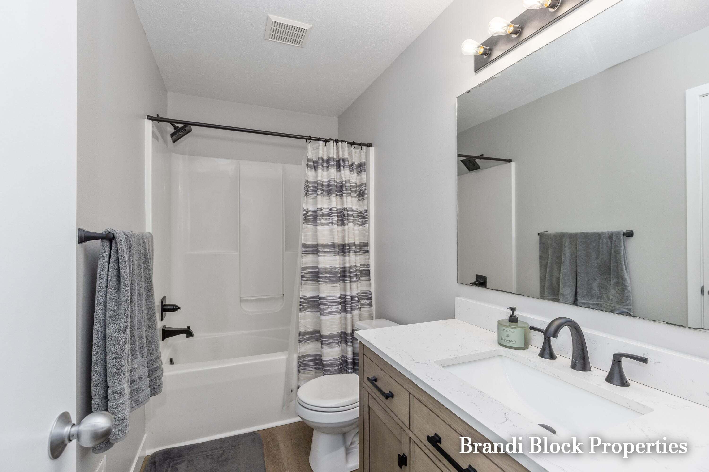 3733 Webber Pines Drive NE Grand Rapids MI 49525