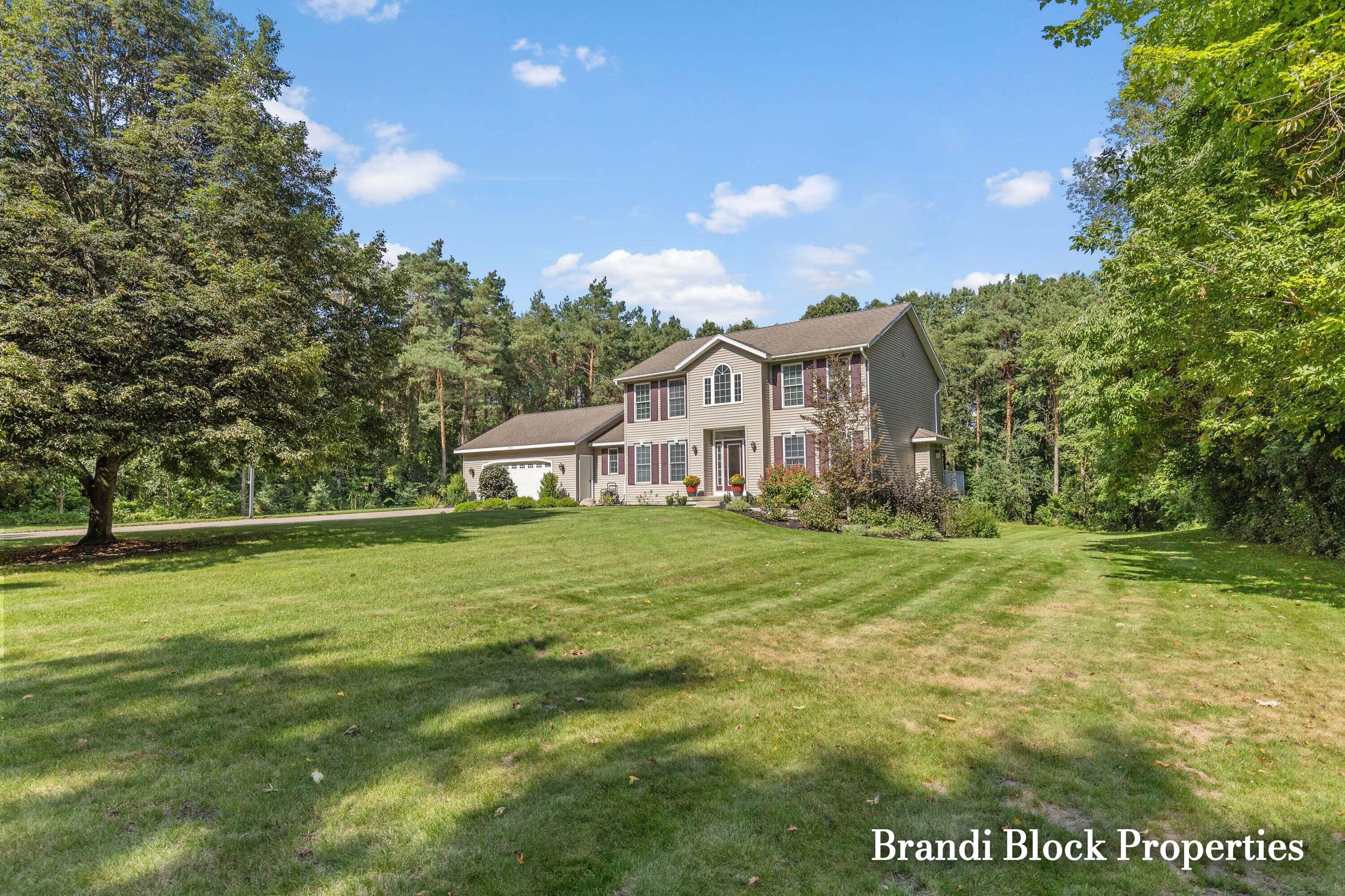 3733 Webber Pines Drive NE Grand Rapids MI 49525