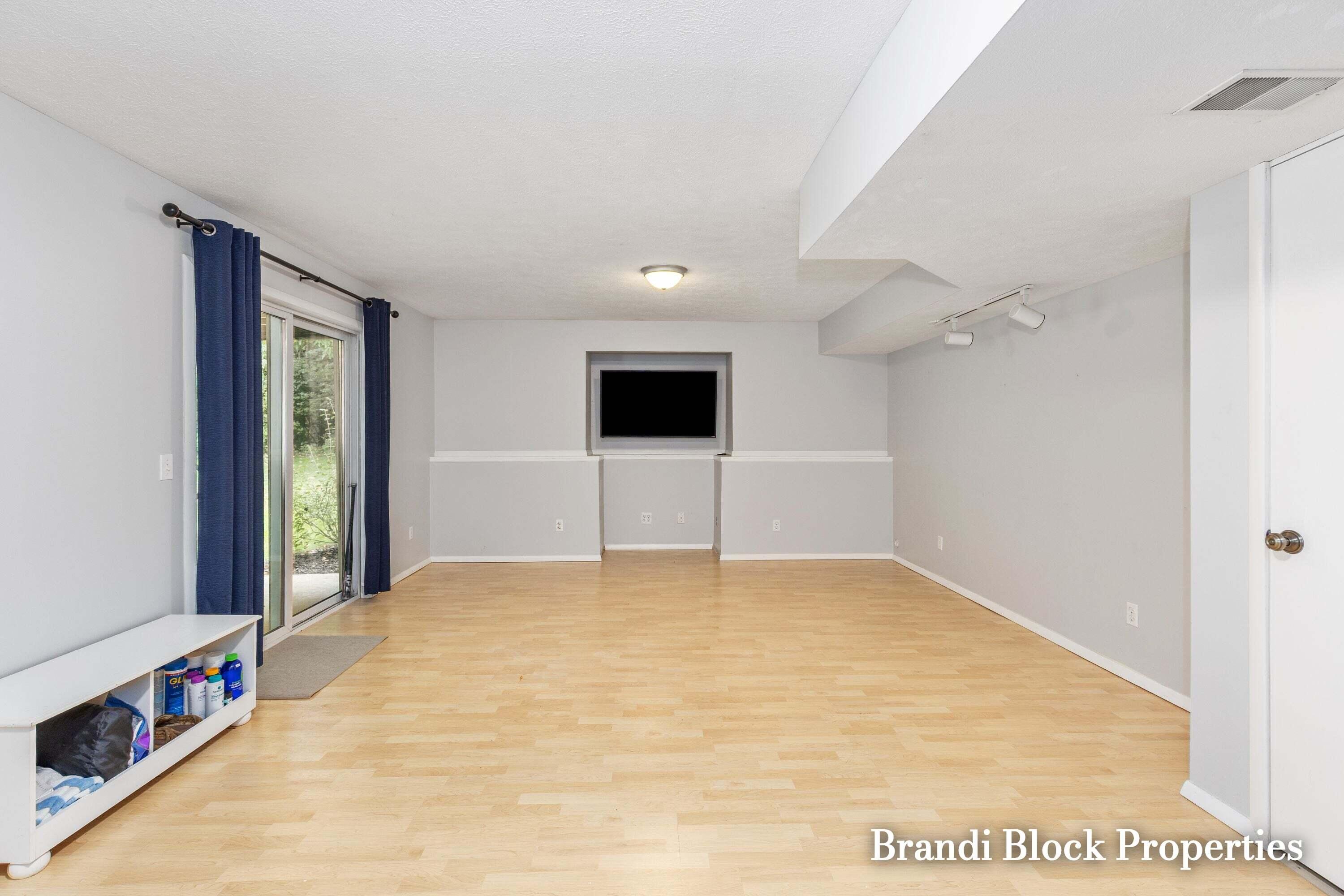 3733 Webber Pines Drive NE Grand Rapids MI 49525