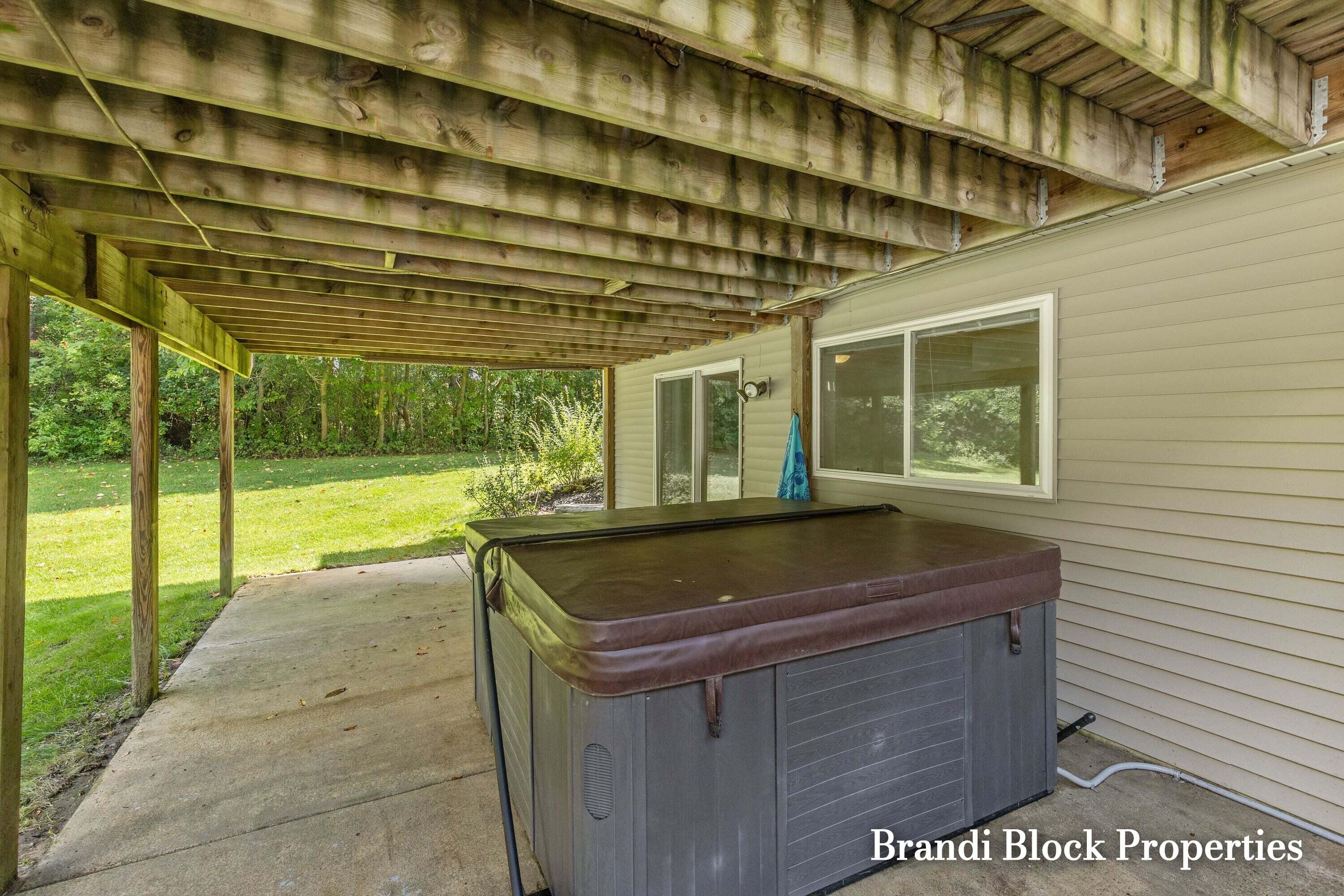 3733 Webber Pines Drive NE Grand Rapids MI 49525
