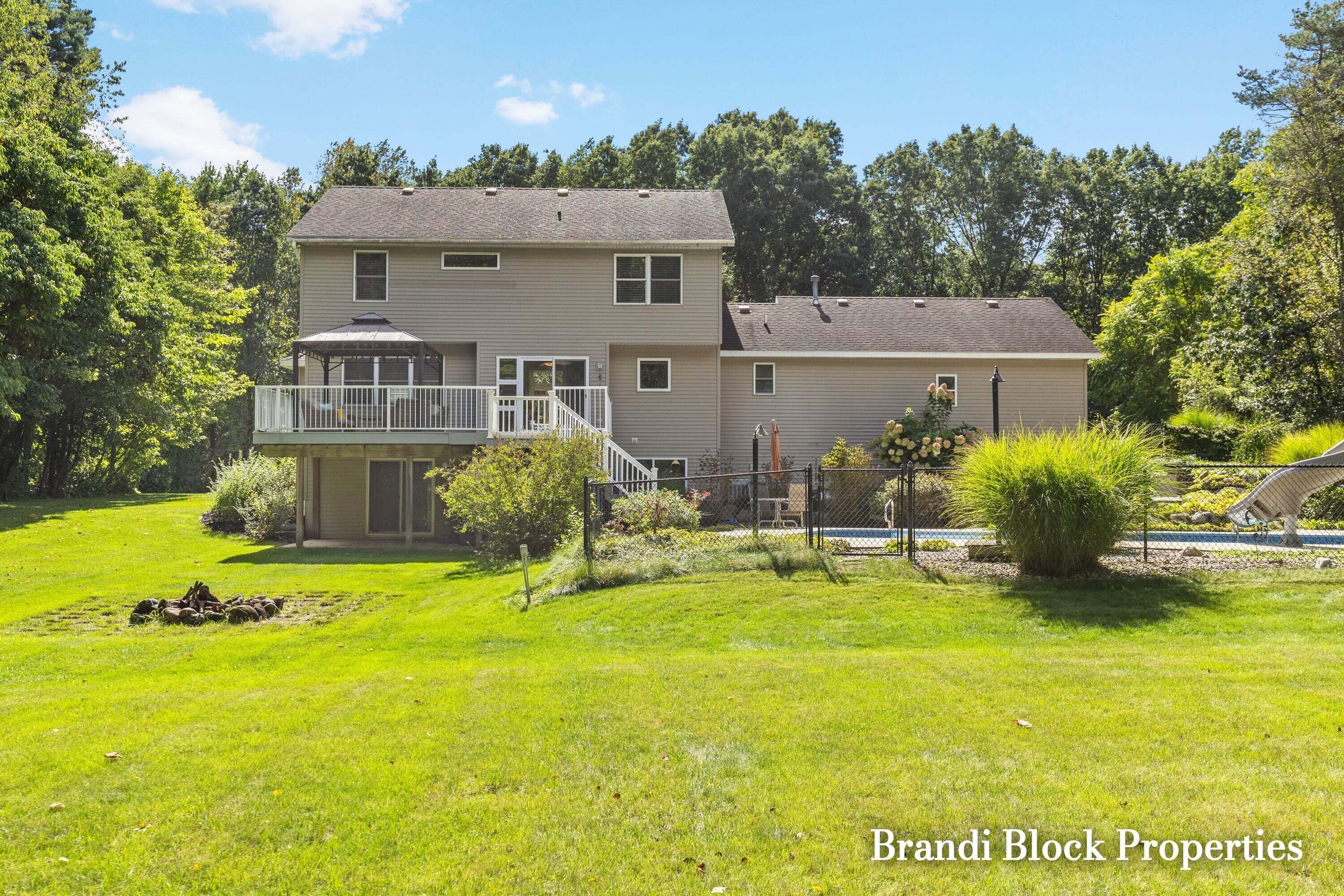 3733 Webber Pines Drive NE Grand Rapids MI 49525