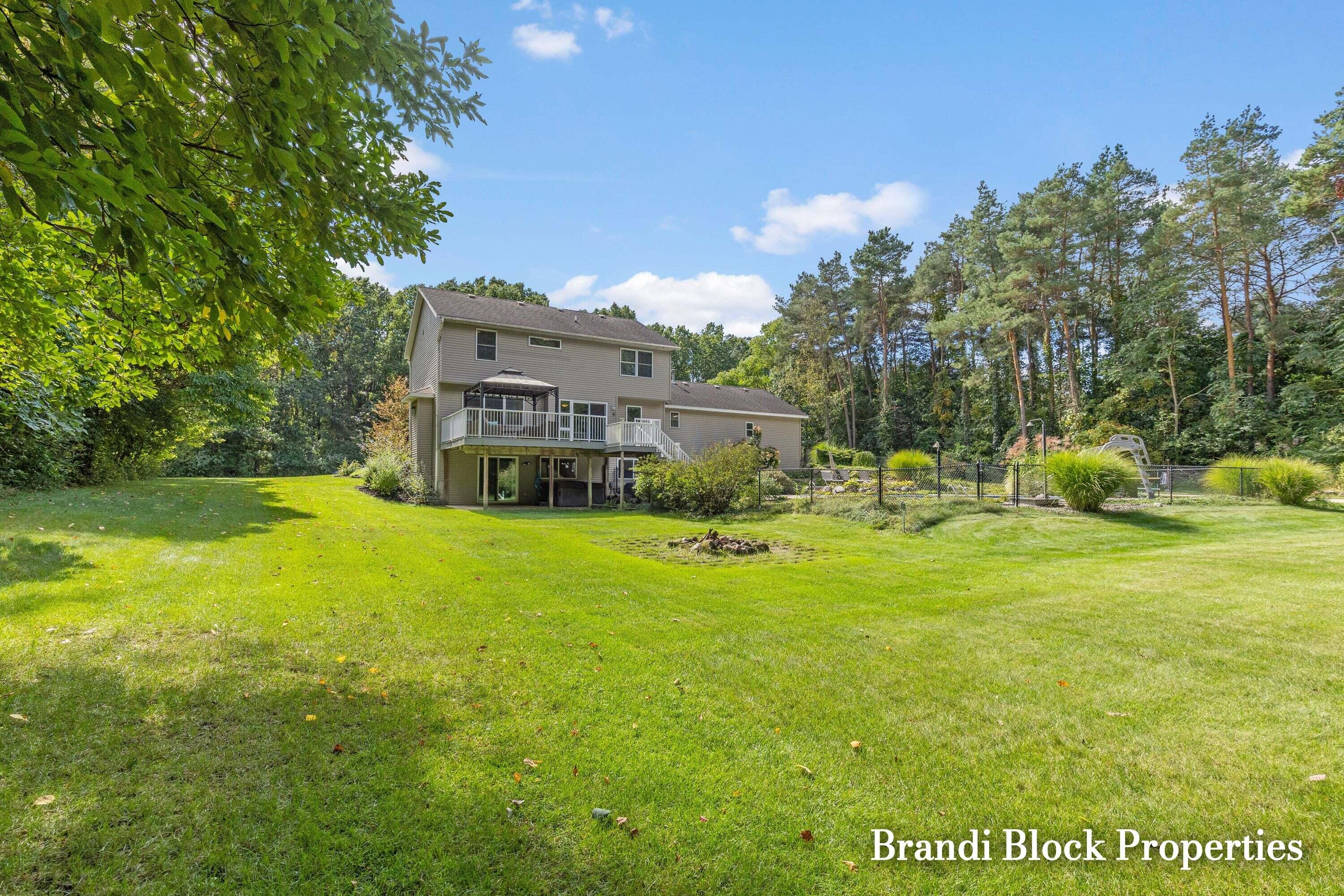 3733 Webber Pines Drive NE Grand Rapids MI 49525