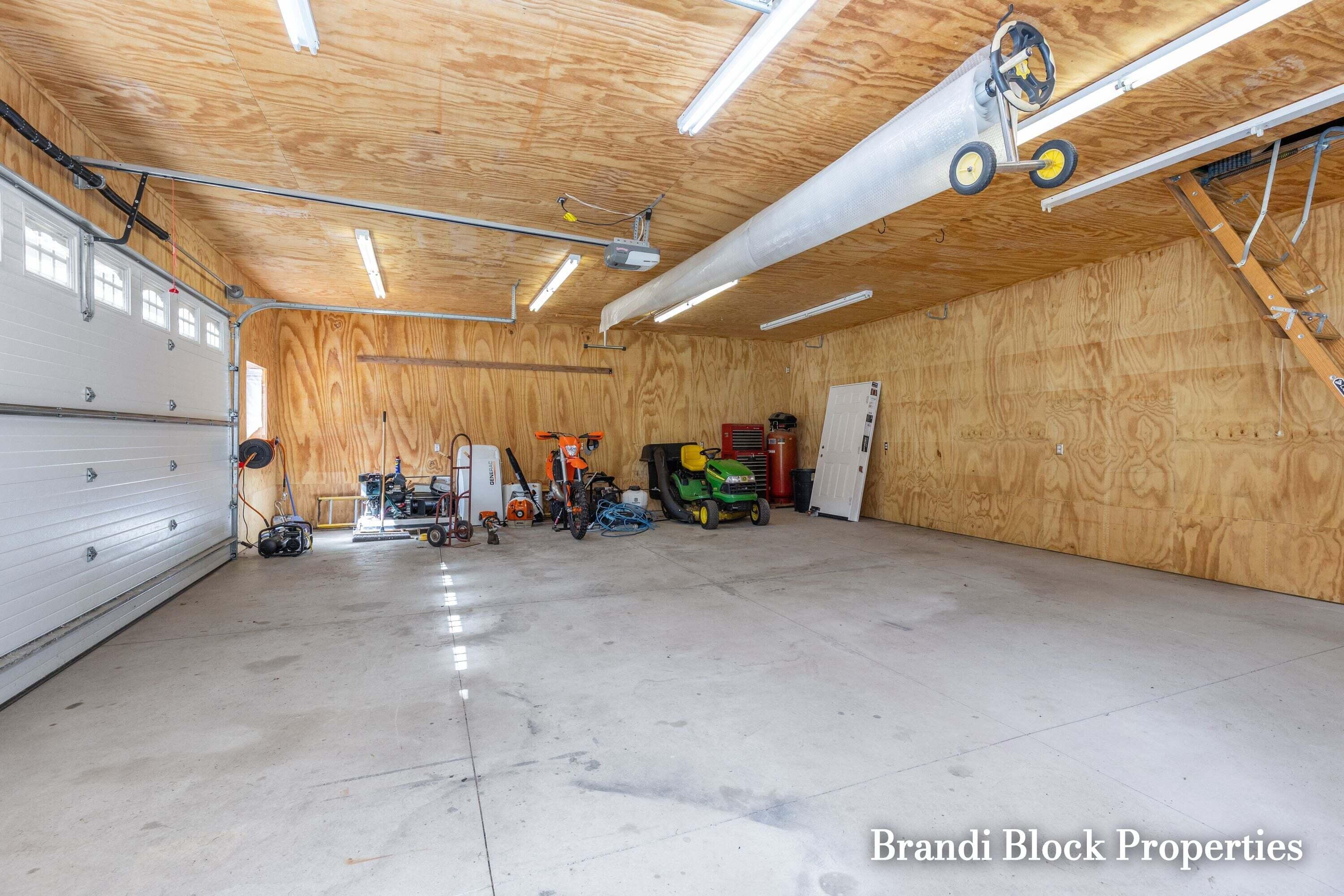 3733 Webber Pines Drive NE Grand Rapids MI 49525
