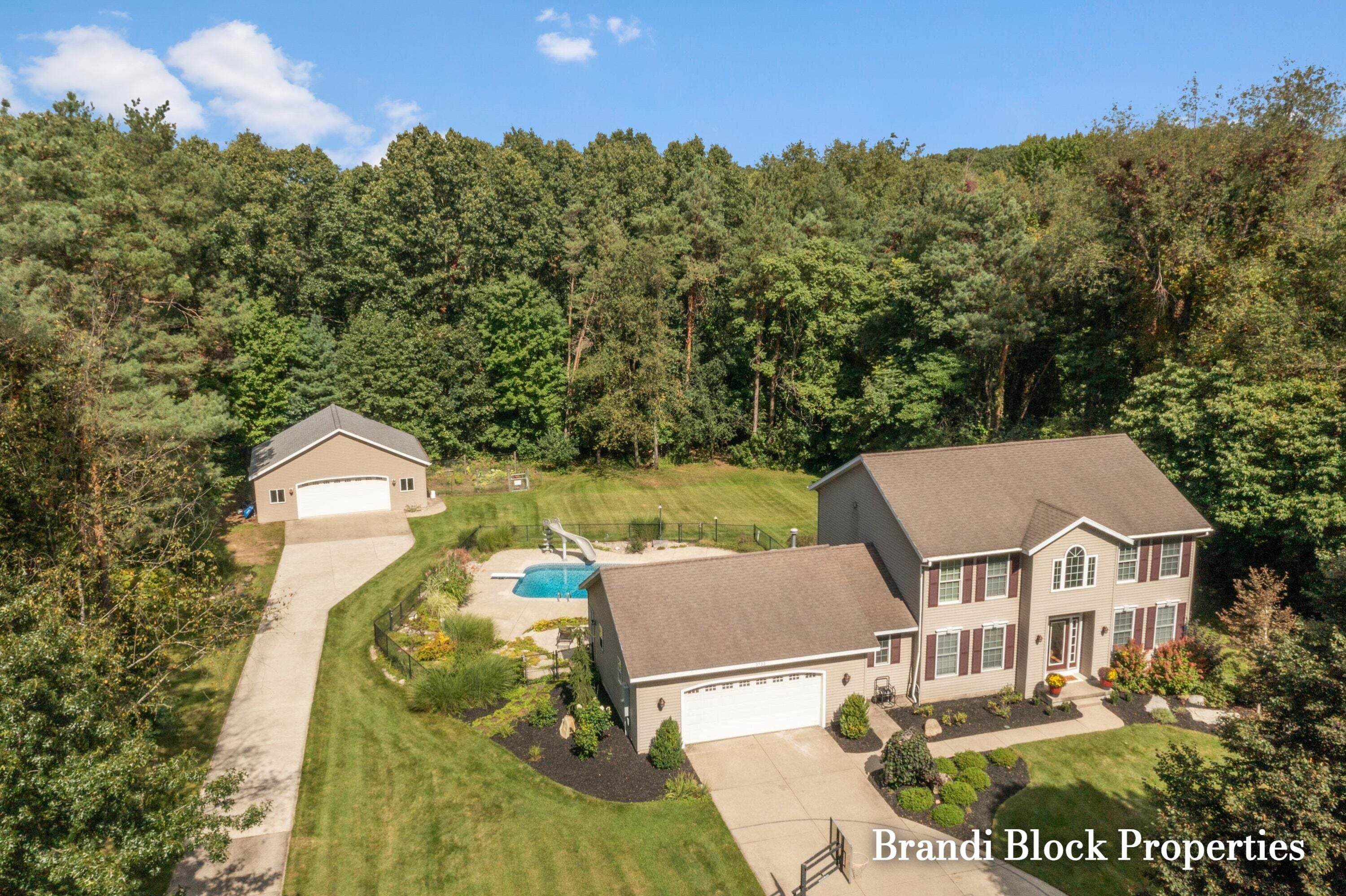 3733 Webber Pines Drive NE Grand Rapids MI 49525