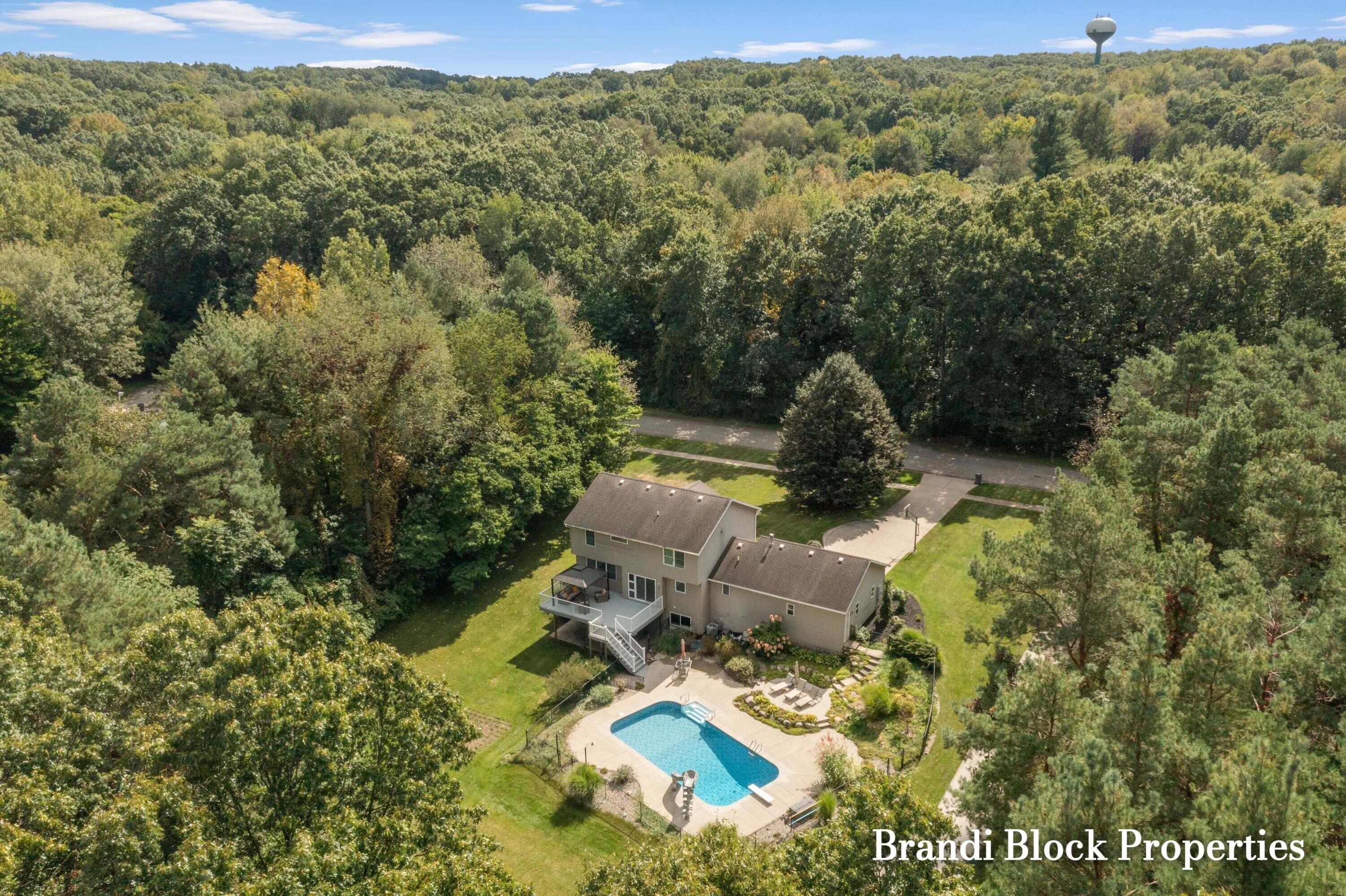 3733 Webber Pines Drive NE Grand Rapids MI 49525