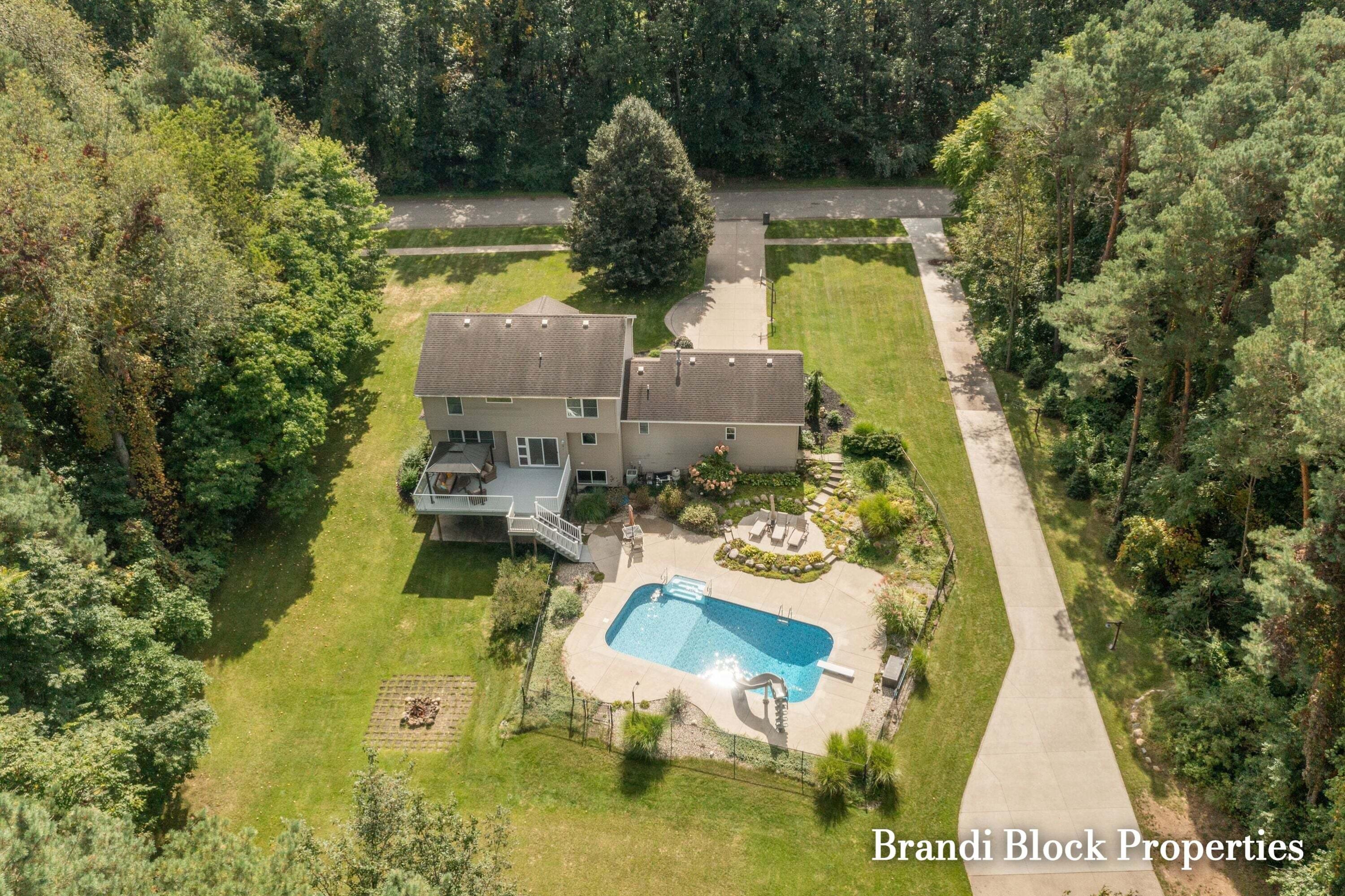 3733 Webber Pines Drive NE Grand Rapids MI 49525