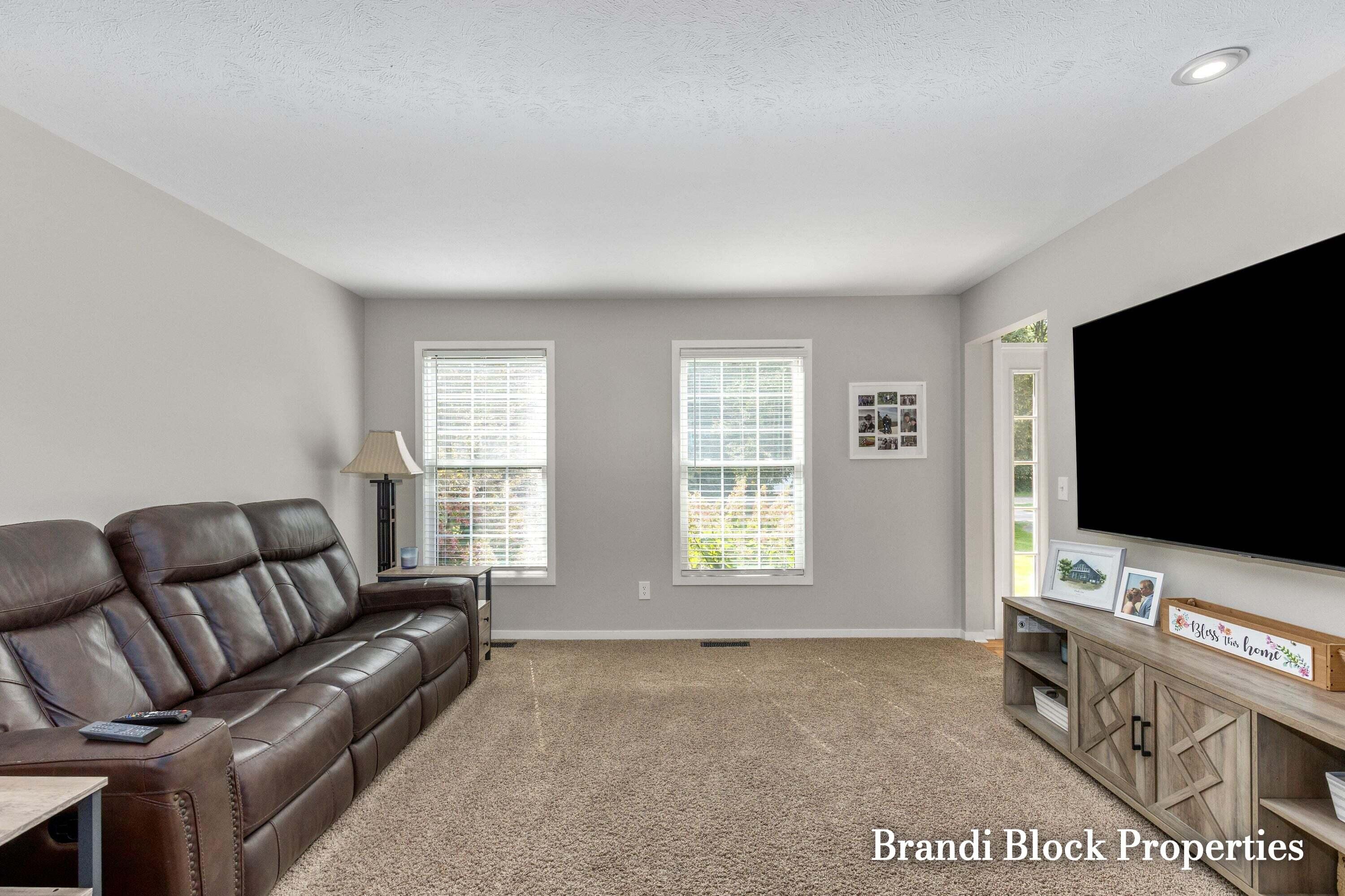 3733 Webber Pines Drive NE Grand Rapids MI 49525