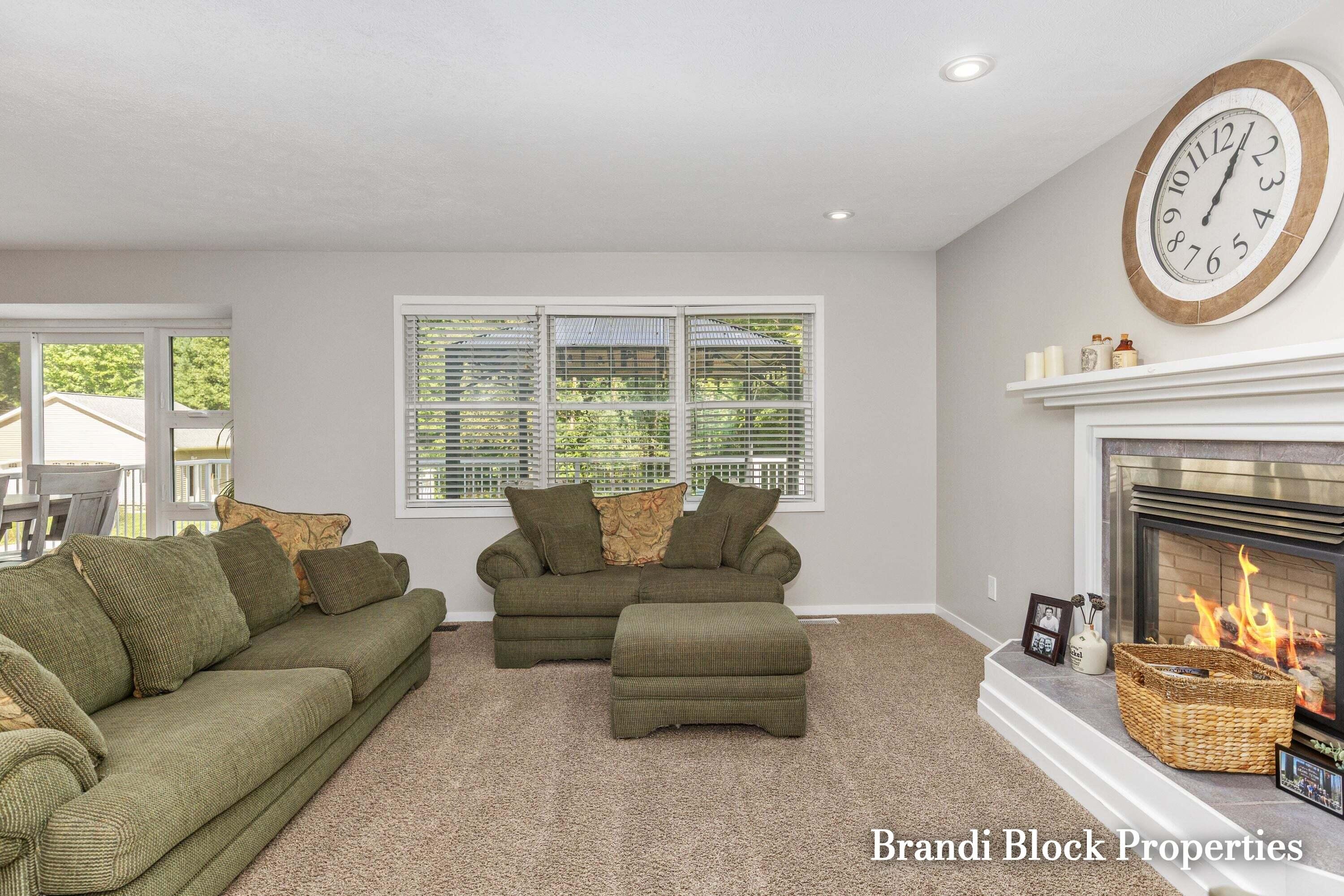 3733 Webber Pines Drive NE Grand Rapids MI 49525