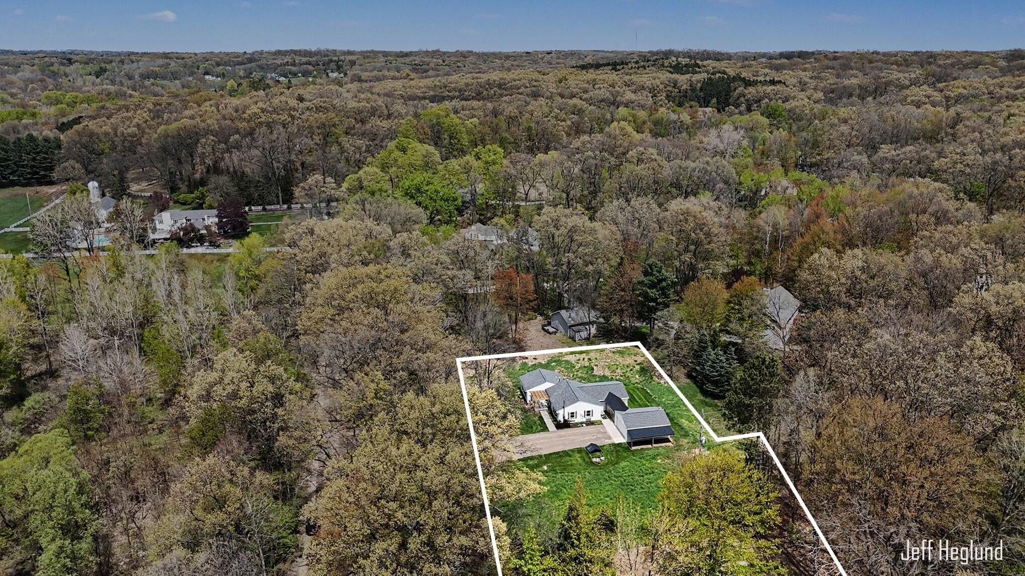 1260 Cramton Avenue NE Ada MI 49301