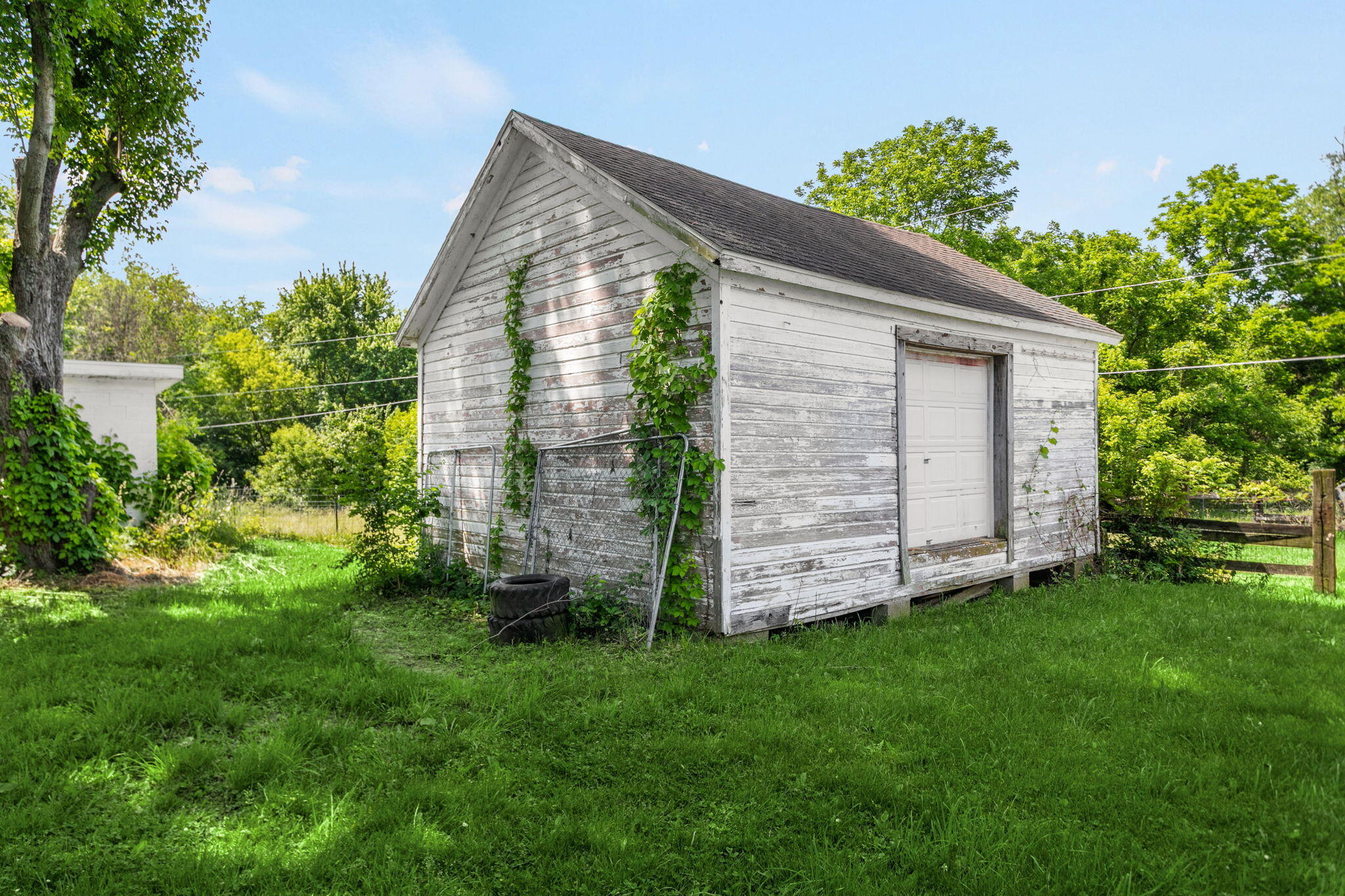15684 Madron Lake Road Buchanan MI 49107