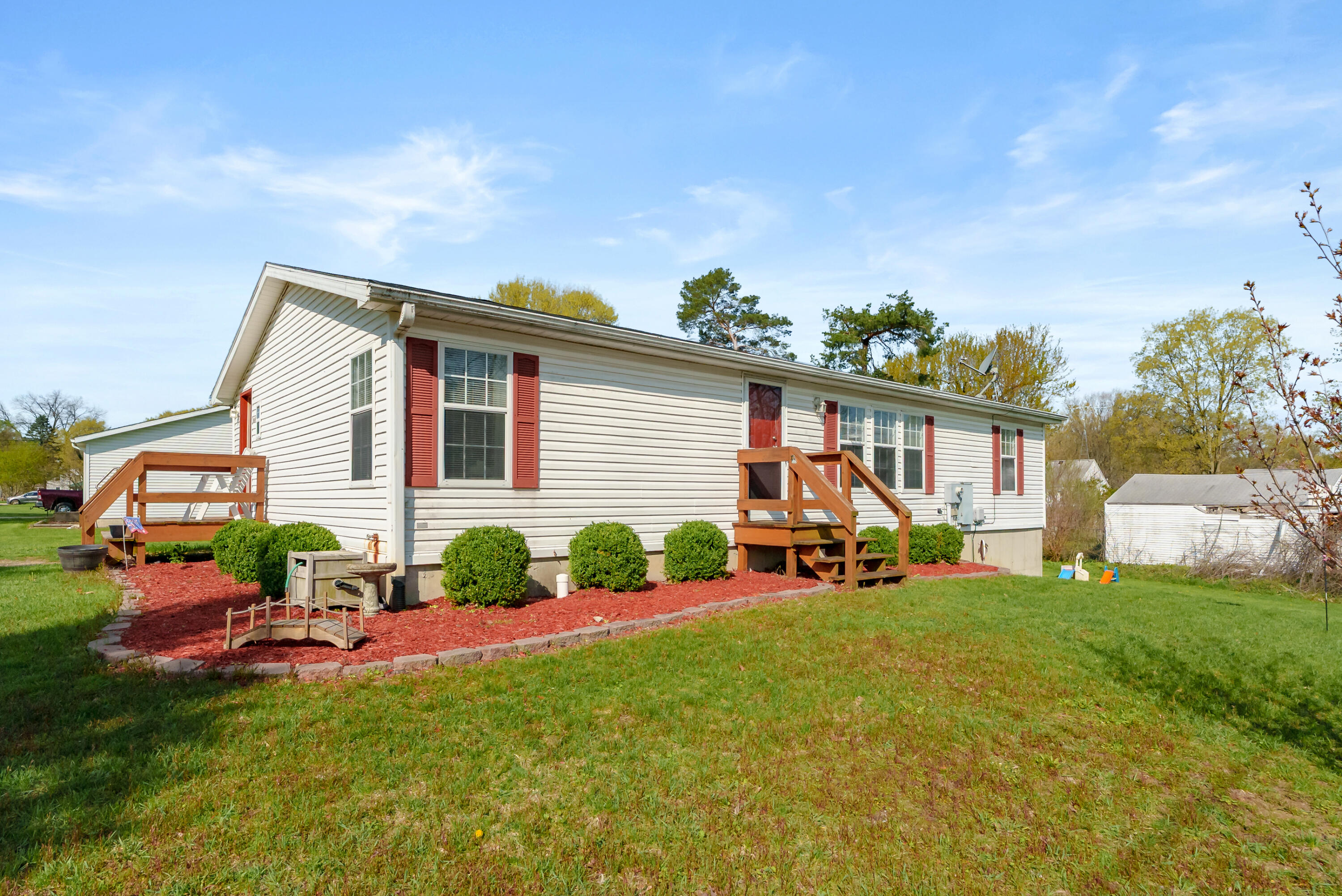 104 Seneca Street Decatur MI 49045