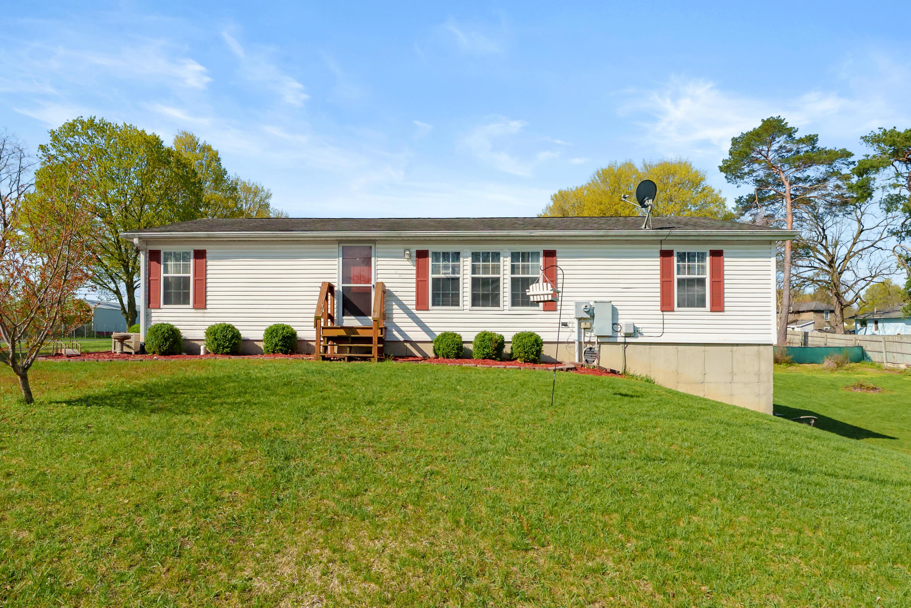 104 Seneca Street Decatur MI 49045