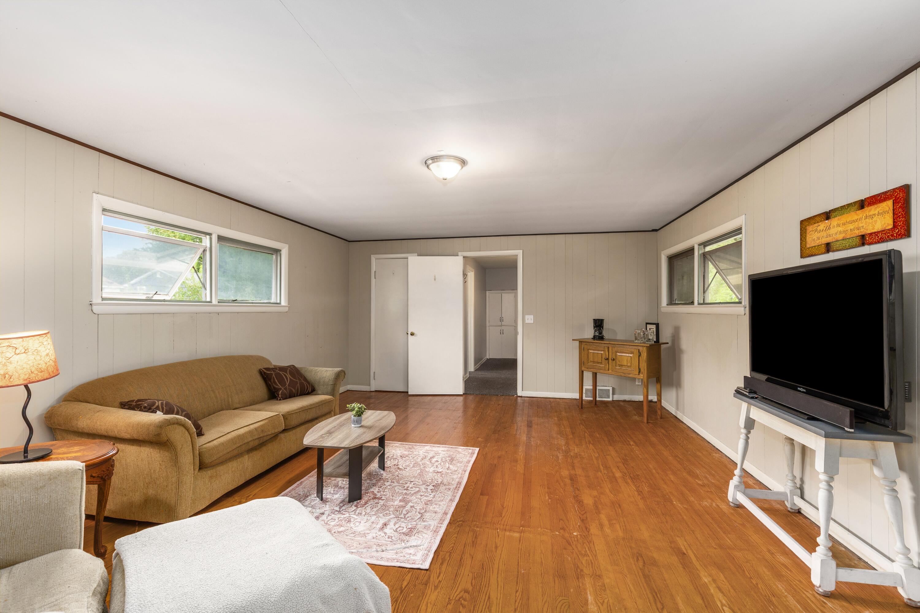 1501 Rossman Avenue SE Grand Rapids MI 49507