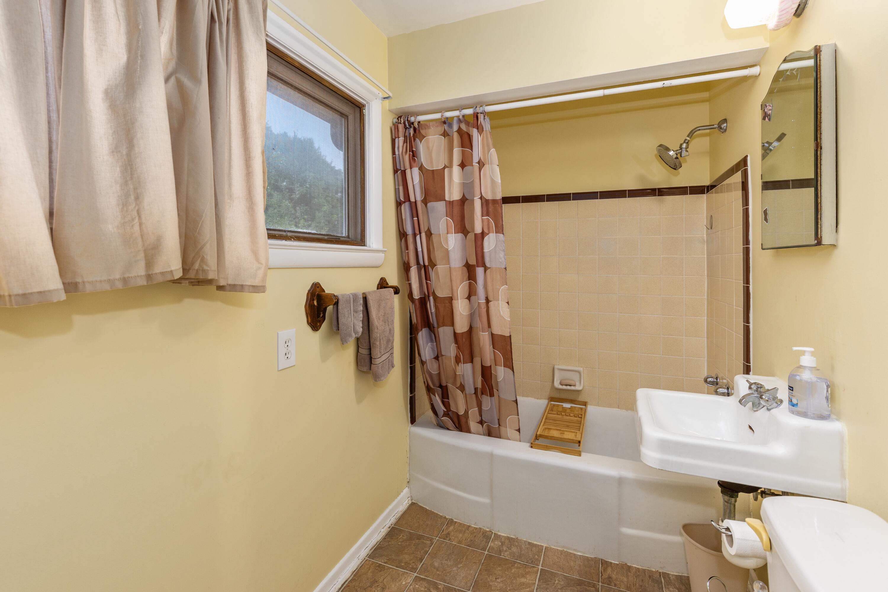 1501 Rossman Avenue SE Grand Rapids MI 49507