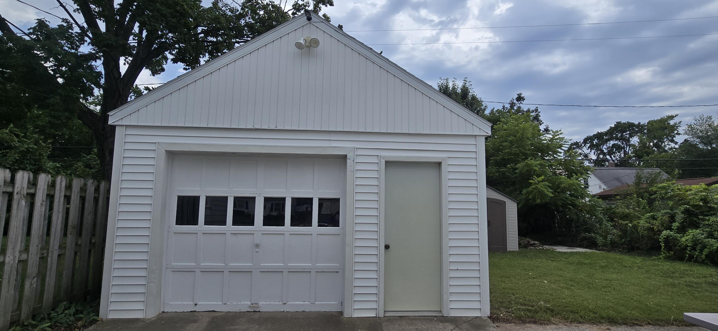 1349 W Summit Avenue Muskegon MI 49441
