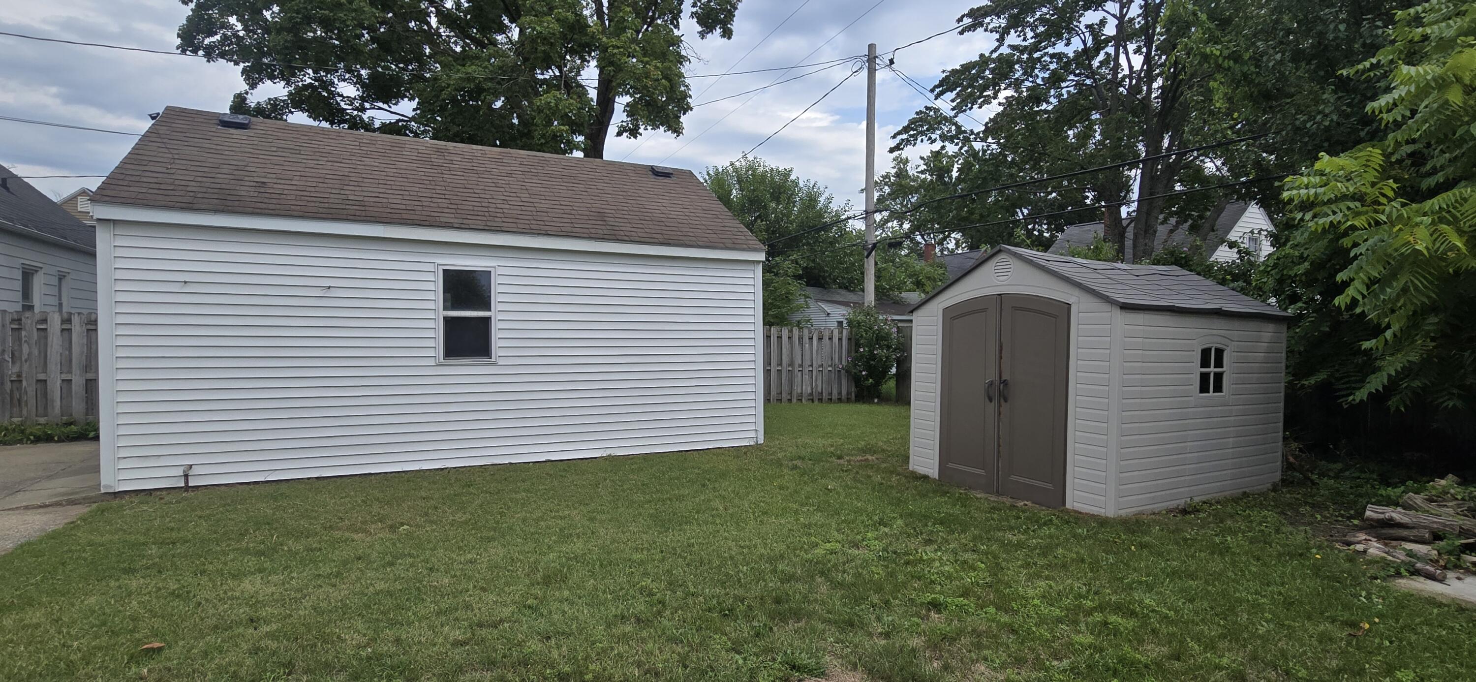 1349 W Summit Avenue Muskegon MI 49441