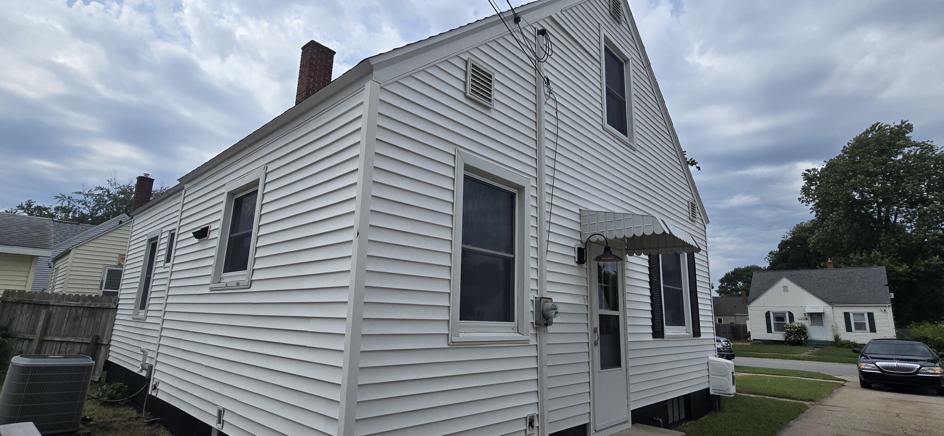 1349 W Summit Avenue Muskegon MI 49441