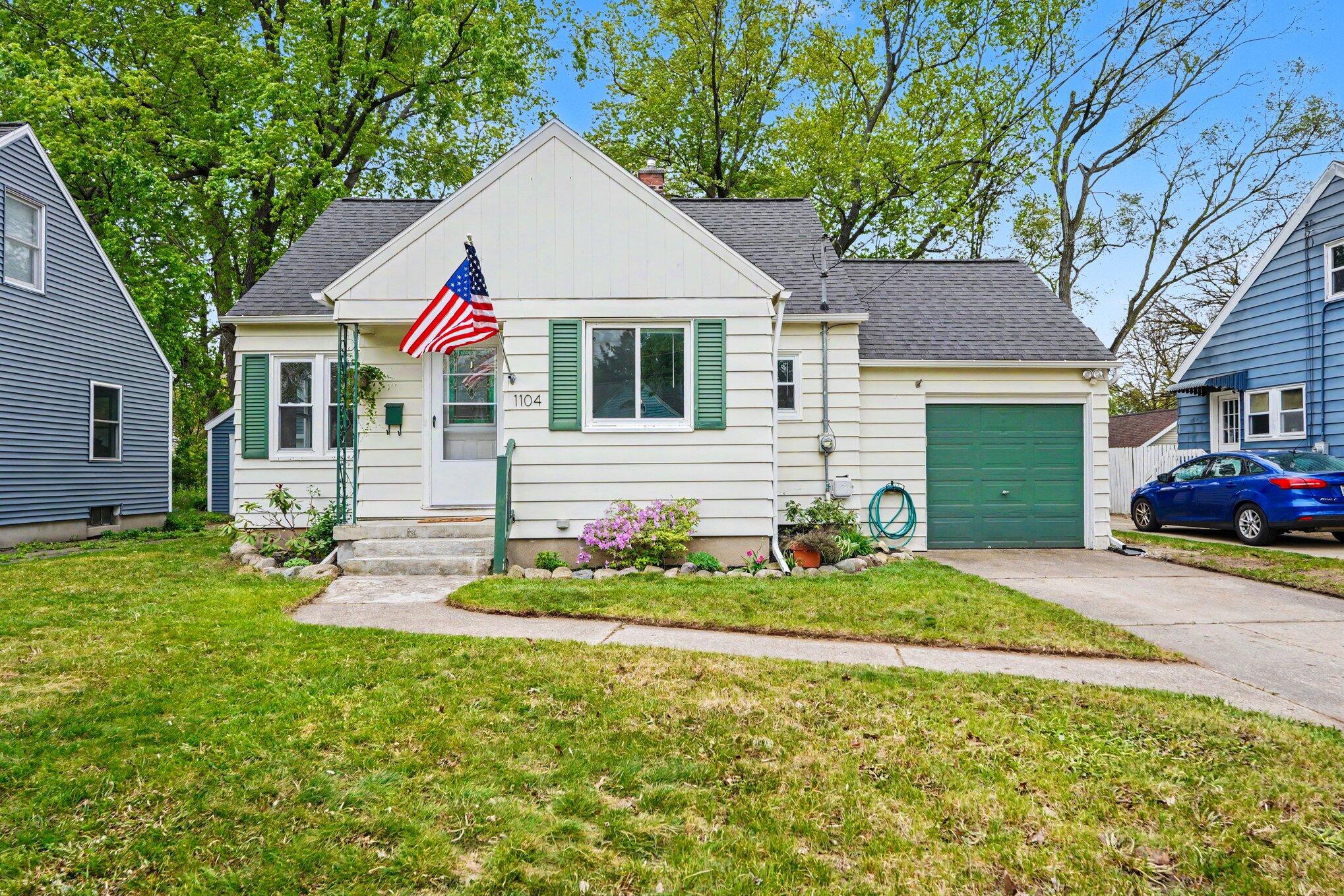 1104 Hoyt Street SE Grand Rapids MI 49507