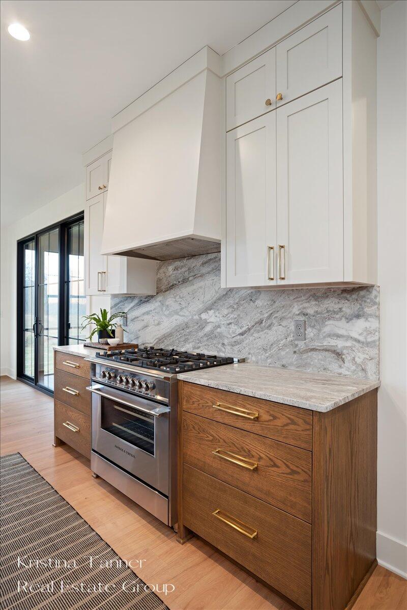 742 Honey Creek Ada MI 49301