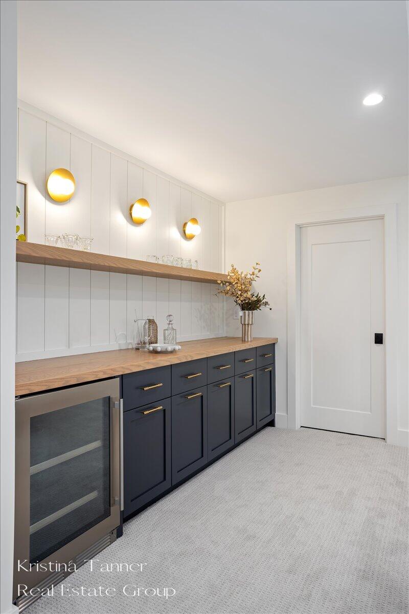 742 Honey Creek Ada MI 49301